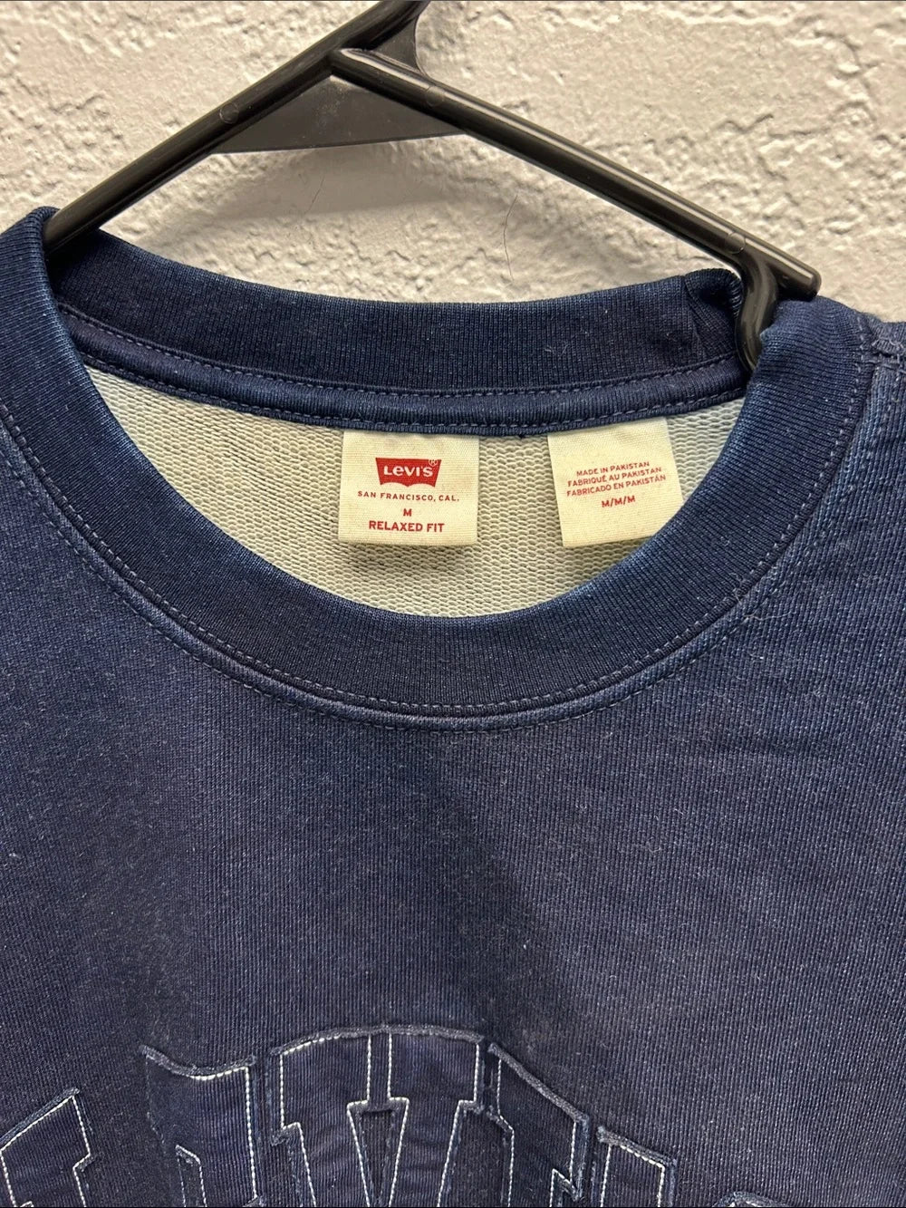 Levi's Men's Dark Blue Crewneck Sweatshirt with Embroidered Logo
