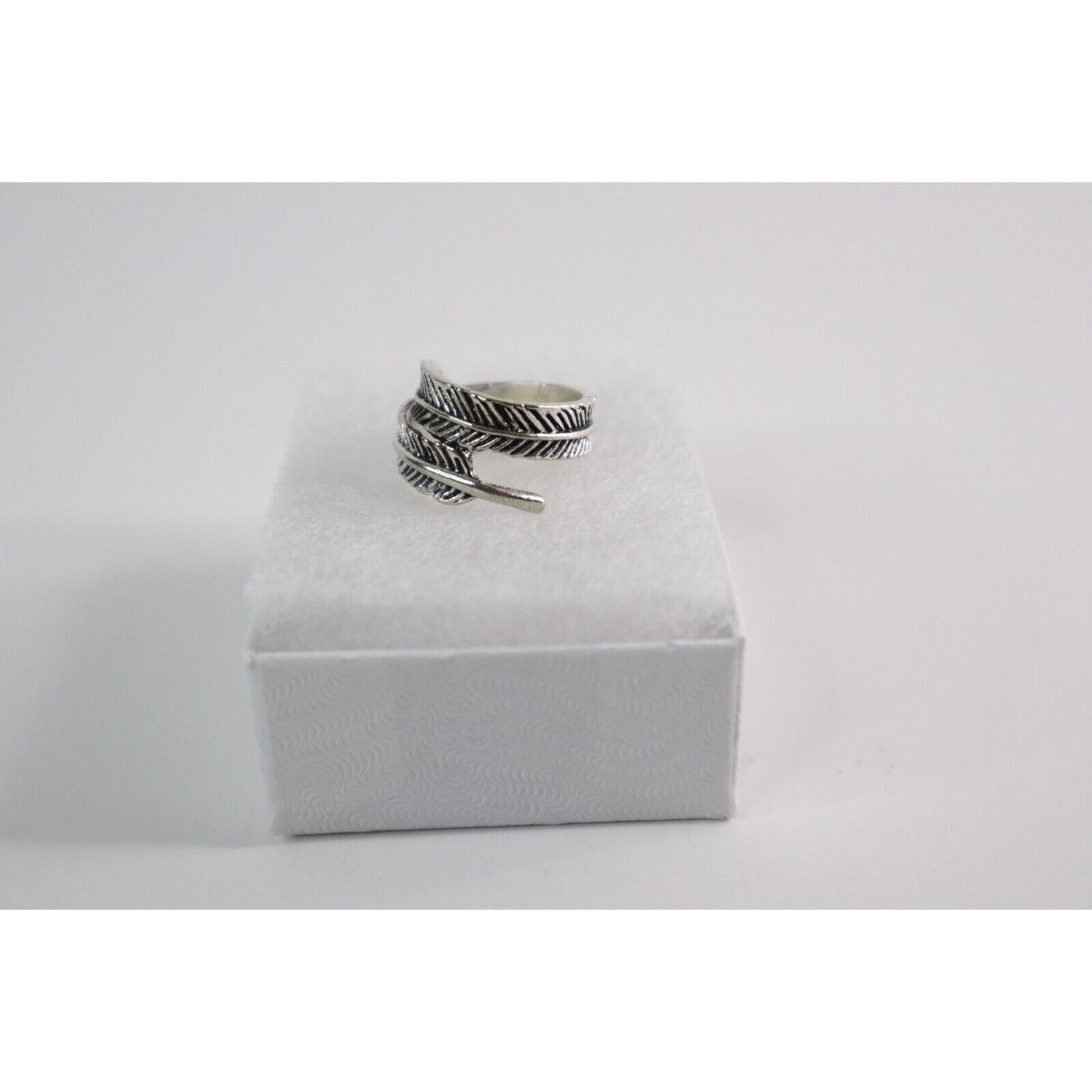 Stainless Steel Silver Tone Finger Ring for Women's, Vintage Look