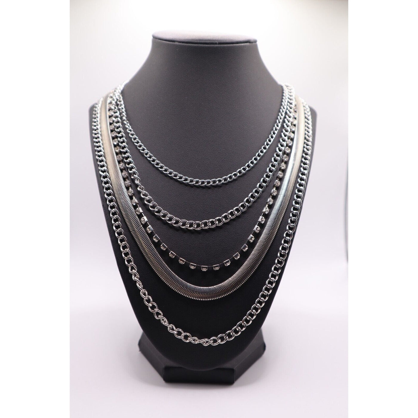 Silver Tone 5 Piece Necklace for Women's, Pre-owned in Good Condition