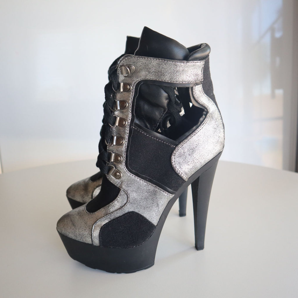Shoe Republic LA Metallic Silver & Black Platform Stiletto Ankle Boots Size 6