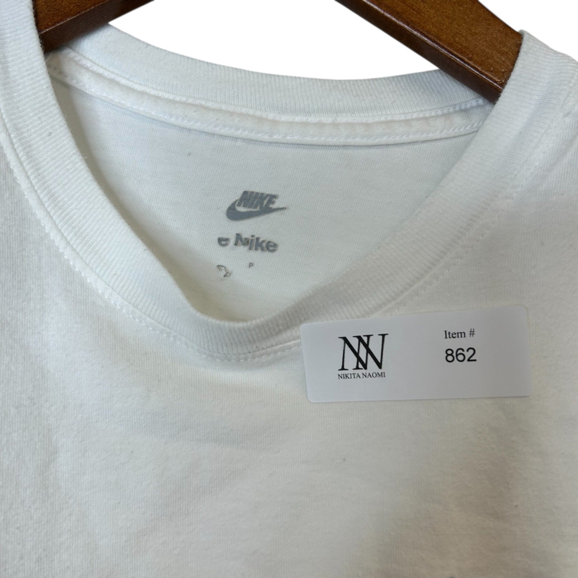 #862 Nike Size Small White Short Sleeves Cotton T-Shirt with Black Swoosh Logo