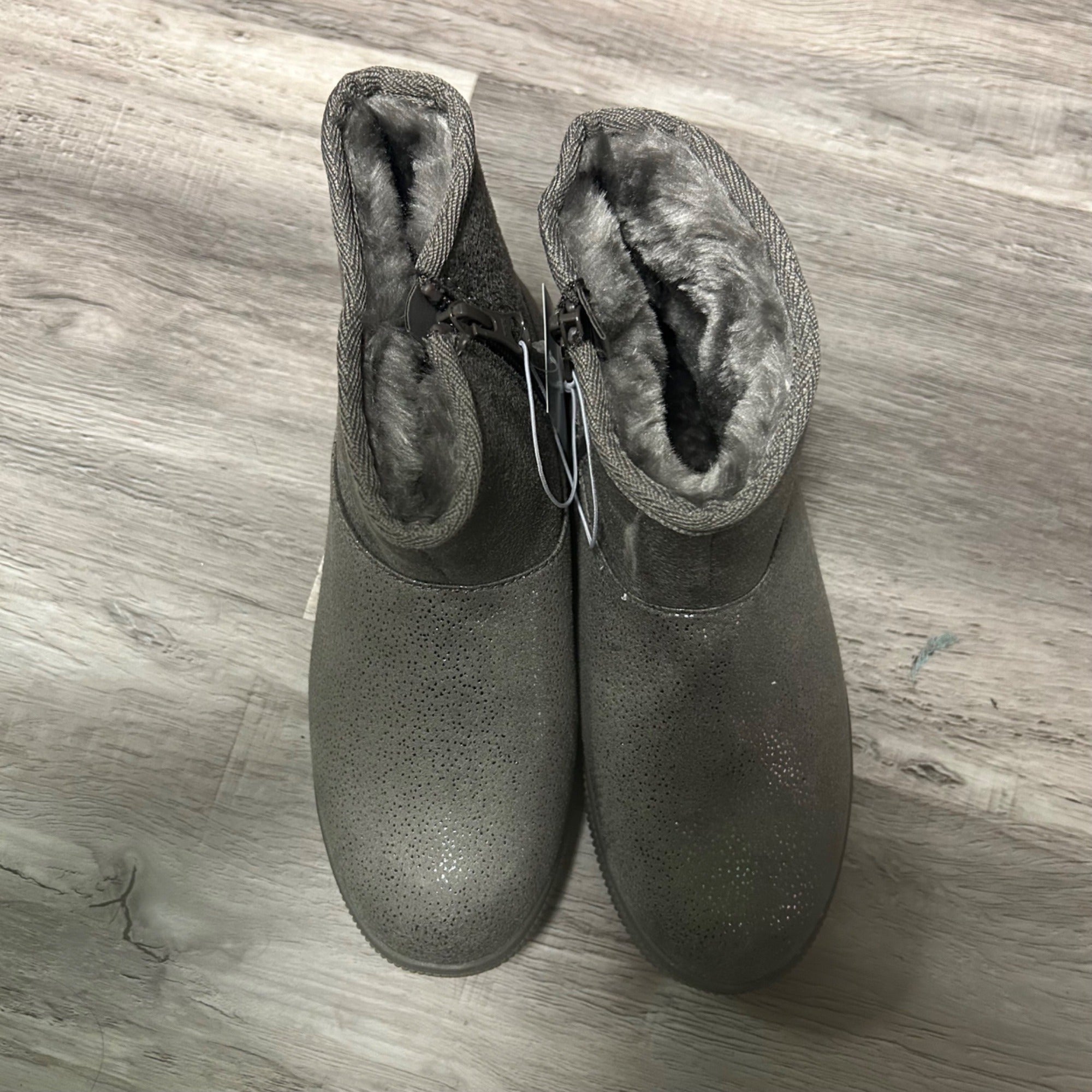 Cat & Jack Girls Gray Sparkle Winter Boots Size 2 Faux Fur Lining