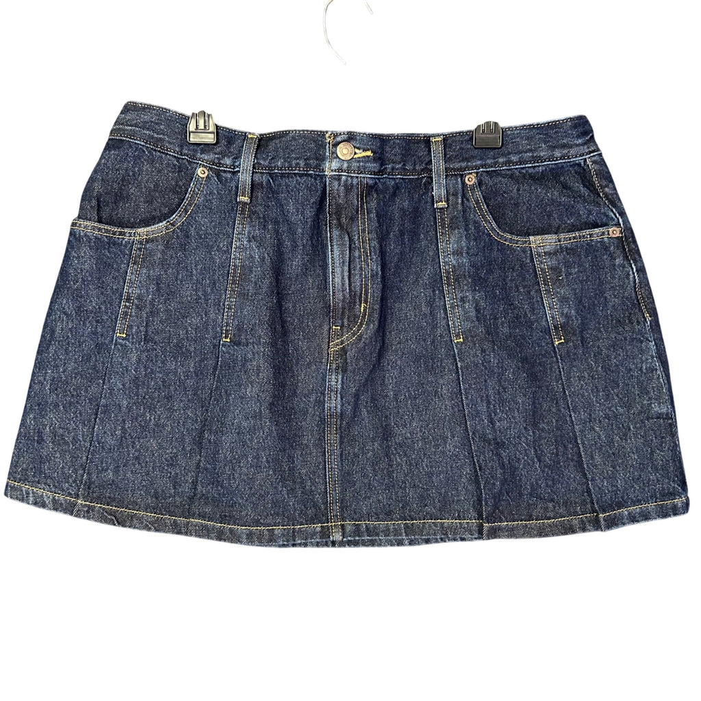 K-304 Levis Women's Dark Wash Denim Mini Skirt Classic 5-Pocket Design Size 34