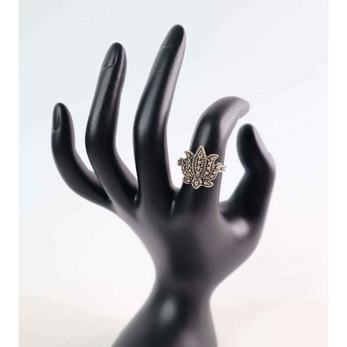 Stainless Steel Silver Tone Finger Ring for Women's, Vintage Look