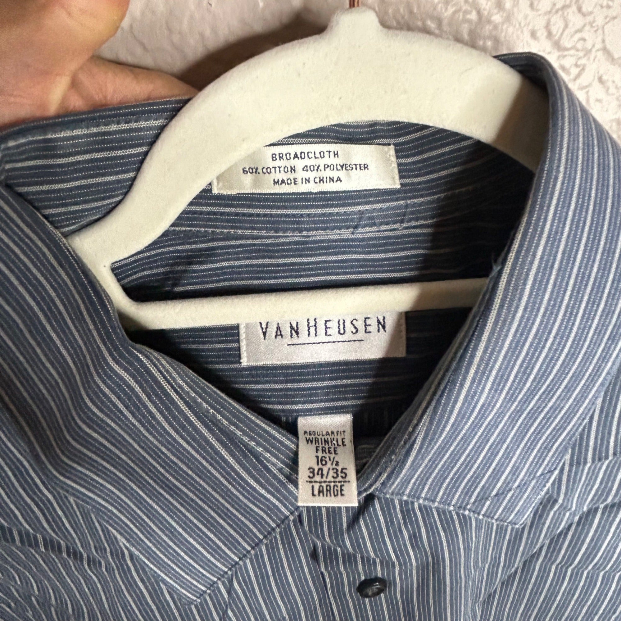 #693 Van Heusen Men's Large Button-Down T-Shirt, Gray