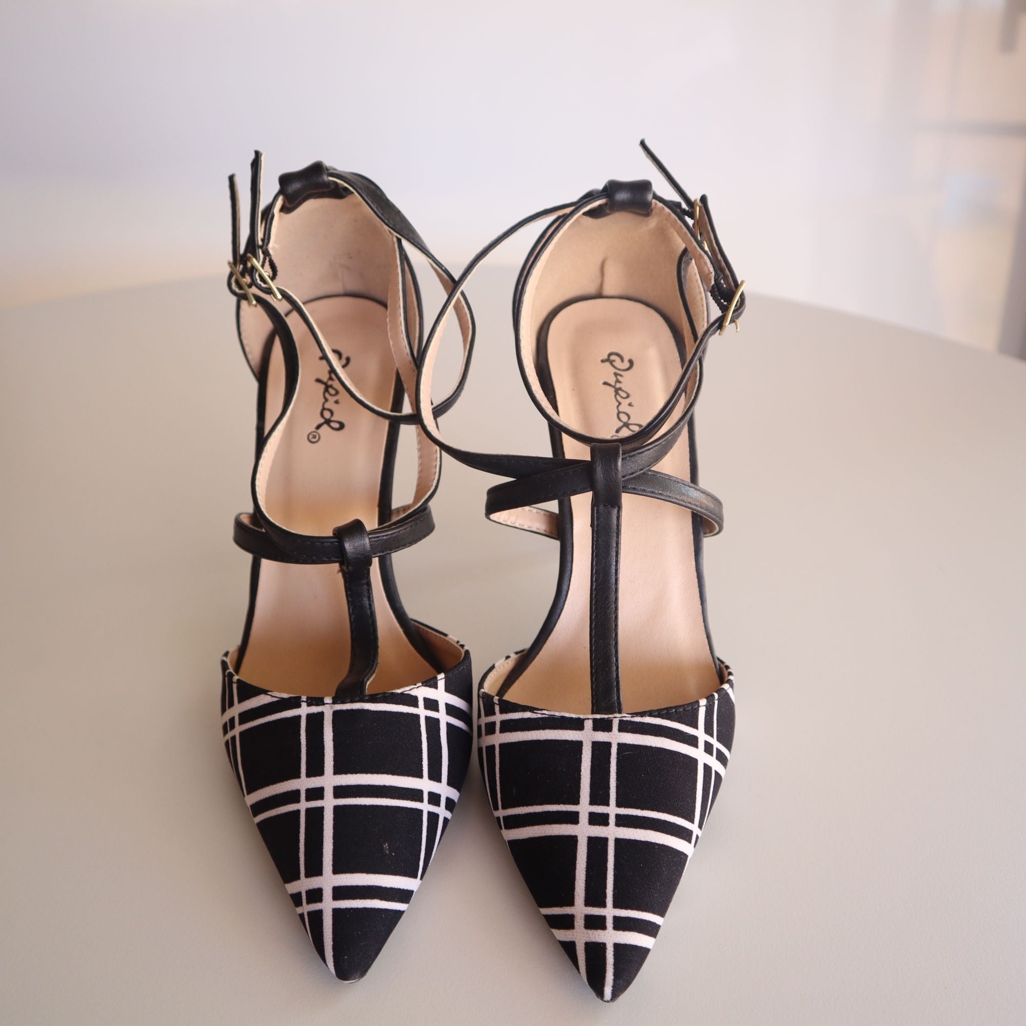 Qupid Women's Size 6 Black & White Plaid Strappy Pointed Toe High Heels