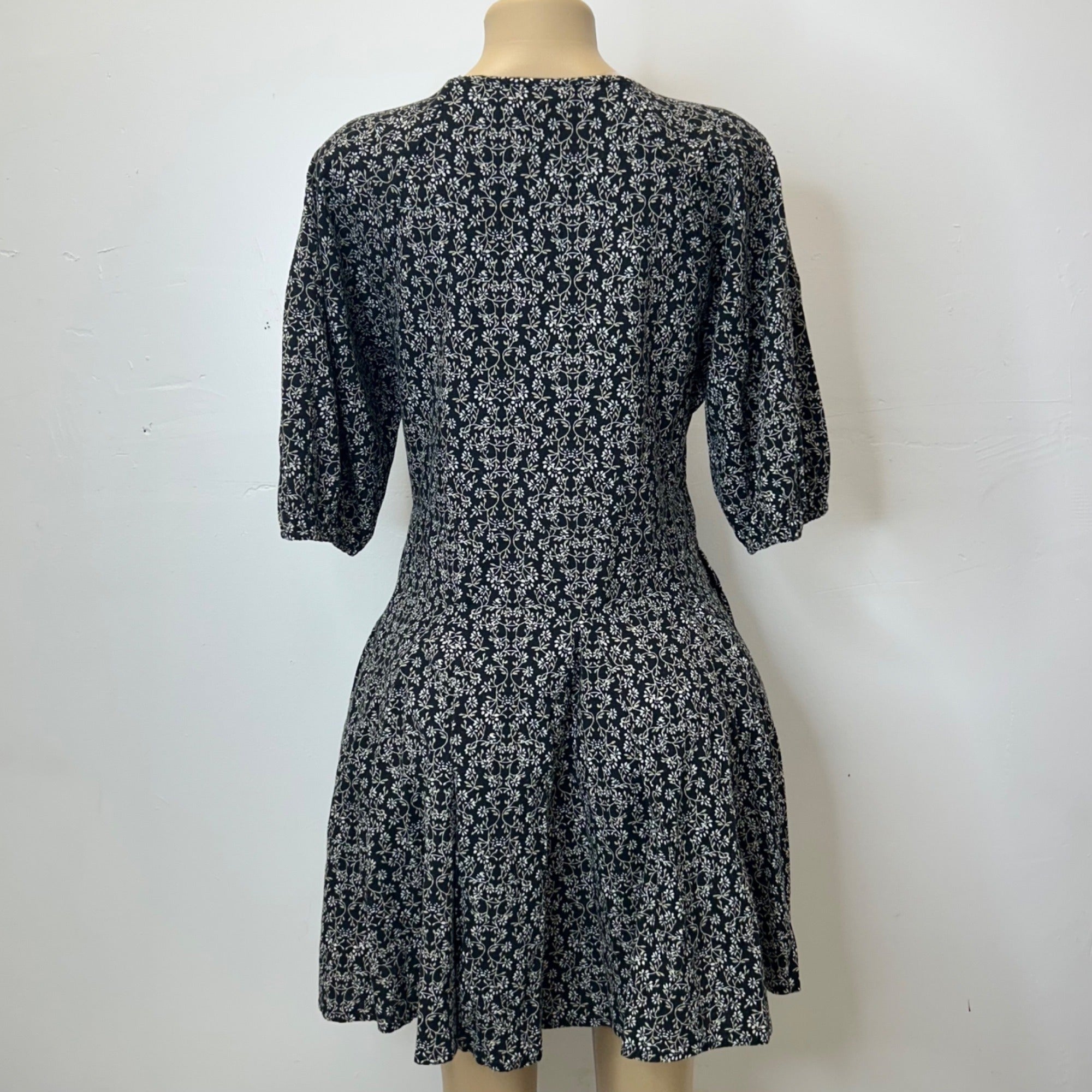 K-70 Universal Thread Women's Bell Elbow Sleeve Mini A-Line Dress Black Size Medium