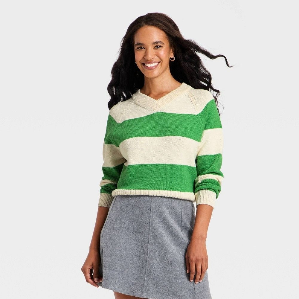 K-243 A New Day Pullover Sweater Long Sleeve Green Size Medium