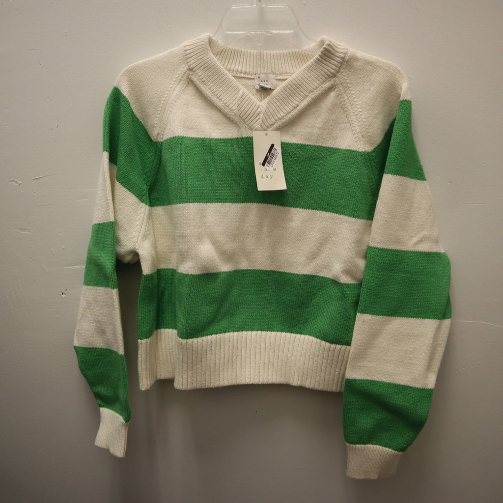 K-243 A New Day Pullover Sweater Long Sleeve Green Size Medium