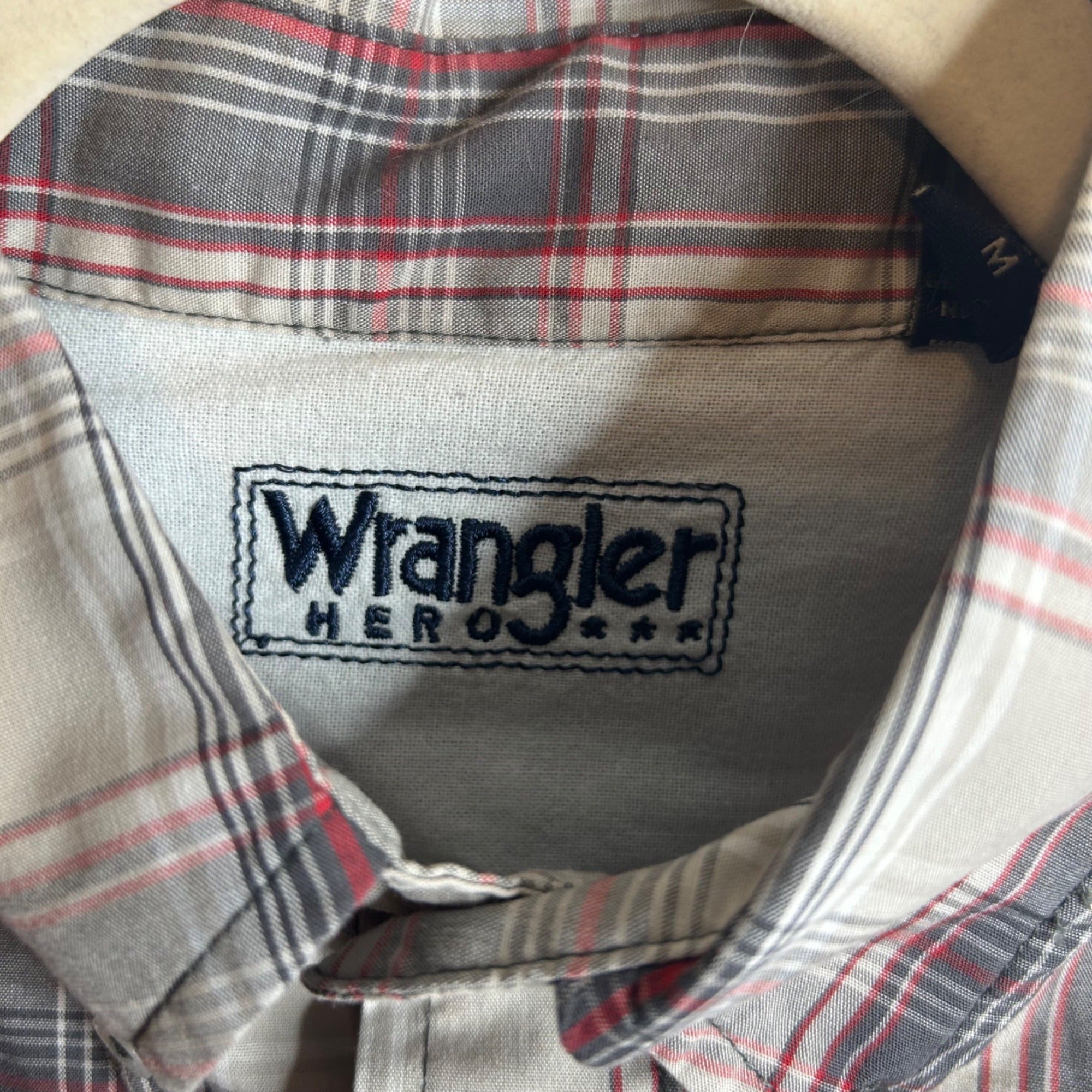 DG-27 Wrangler Hero Men's Medium Plaid Short-Sleeve Button-Up Shirt