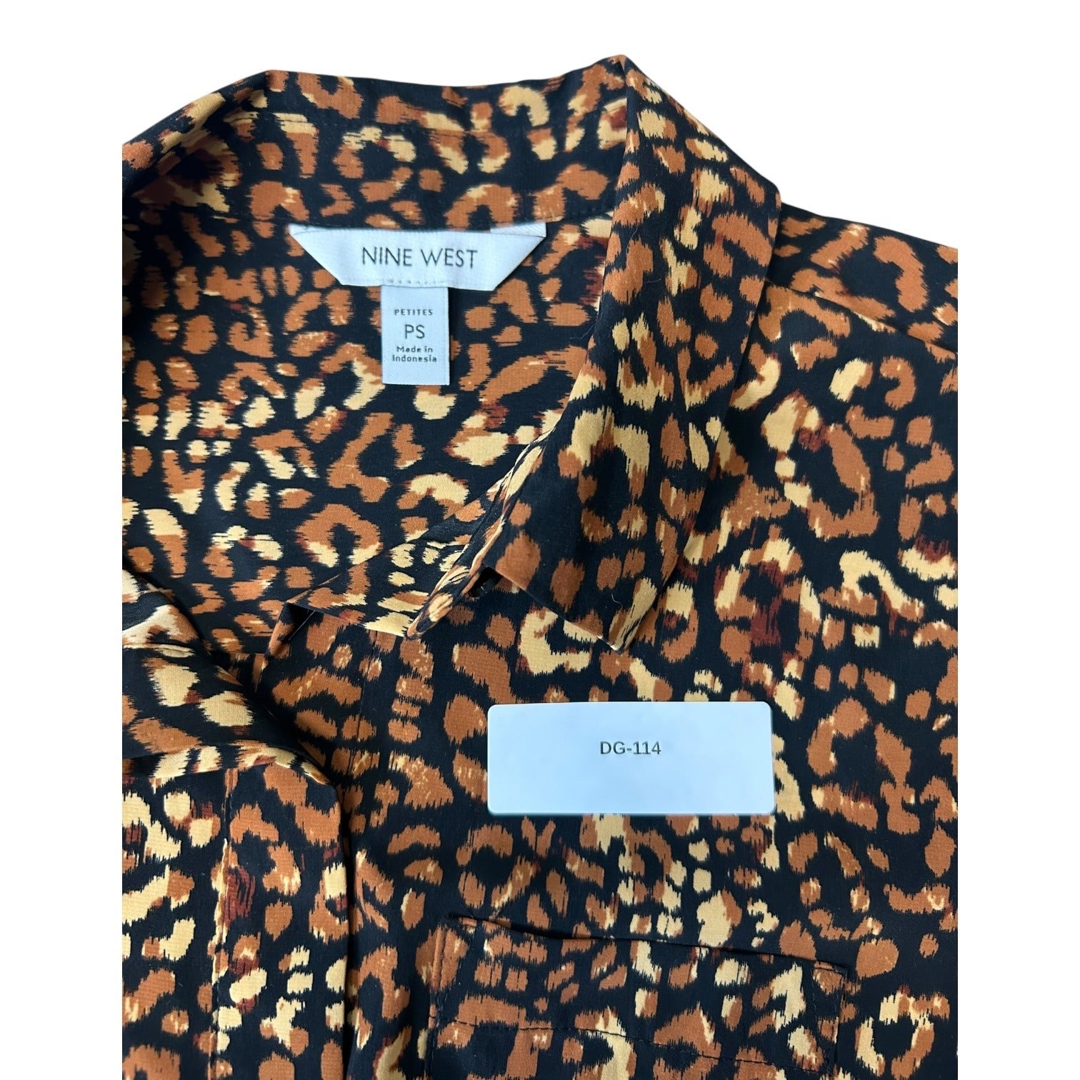 TG-41 Nine West Womens Petite Cheetah Print Long-Sleeve Blouse w/ Button-Up Collar