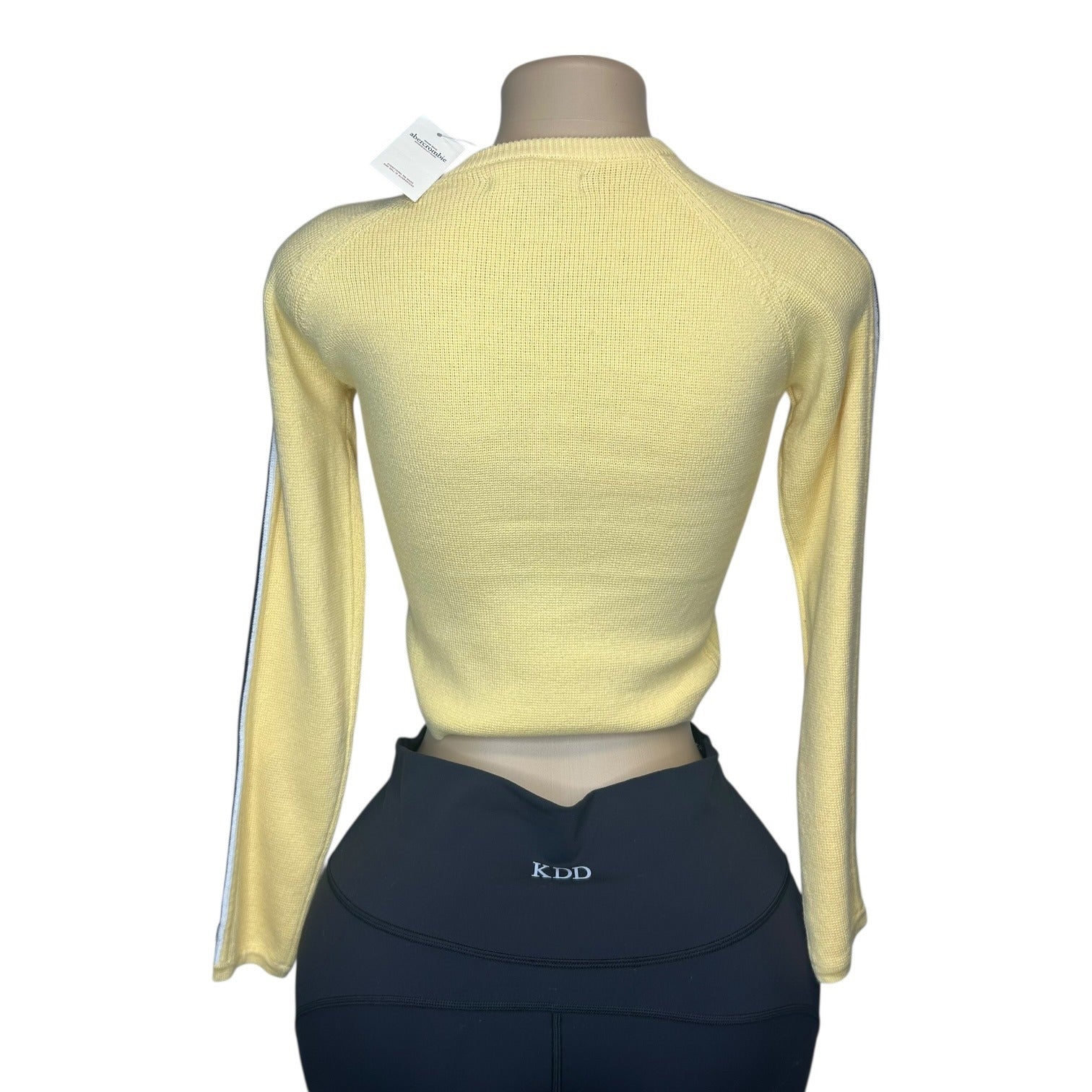 TG-38 Abercrombie & Fitch Kids Size M Yellow Knit V-neck Sweater, NWT