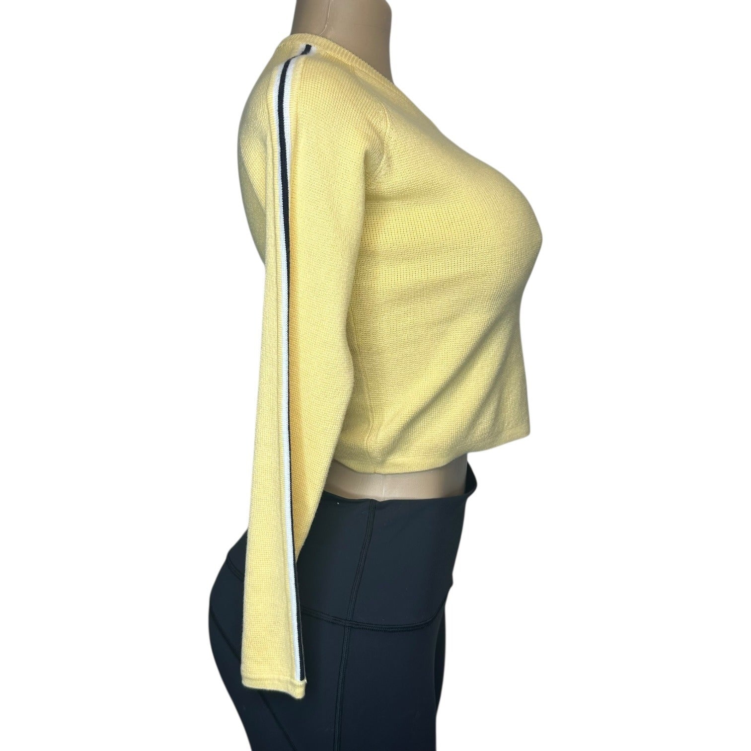 TG-38 Abercrombie & Fitch Kids Size M Yellow Knit V-neck Sweater, NWT