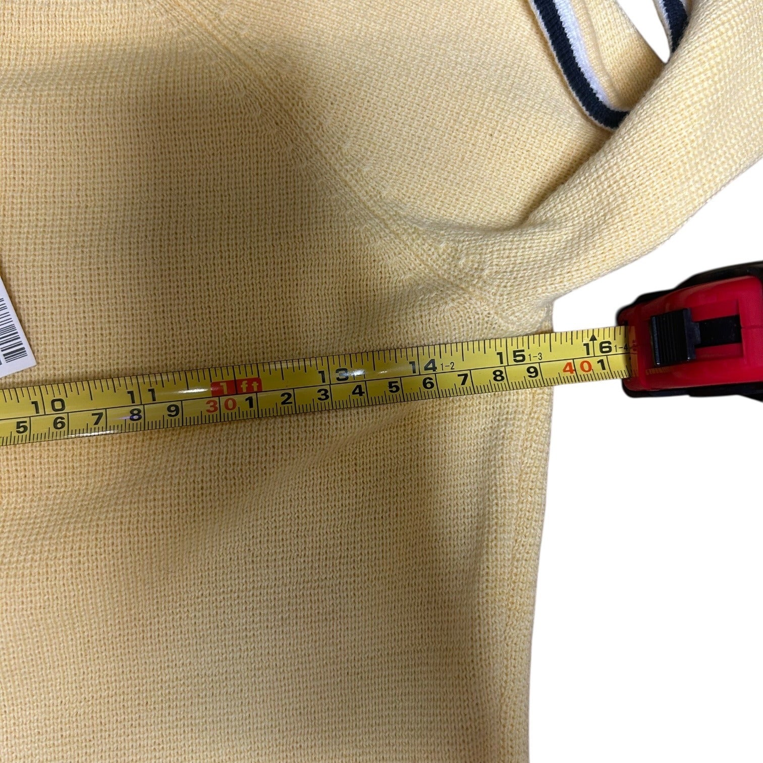 TG-38 Abercrombie & Fitch Kids Size M Yellow Knit V-neck Sweater, NWT