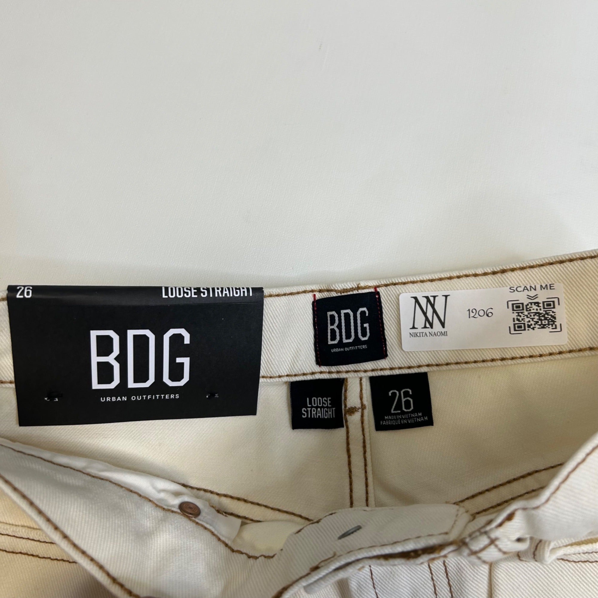 #1206 BDG Urban Outfitters Women's Size 26 Straight Ivory Jeans Distressed Knee