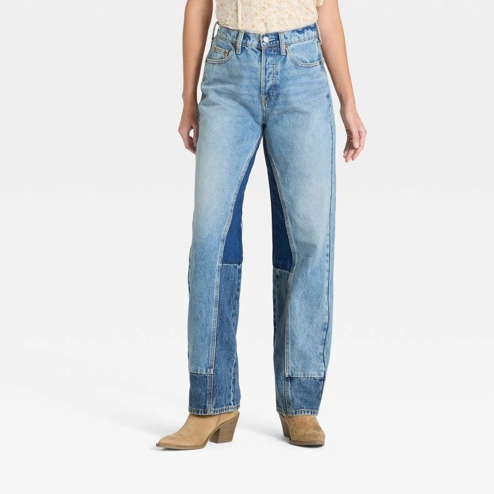 K-200 Universal Thread Women's 4 Short Mid-Rise 90's Baggy Patchwork Jeans Medium Wash