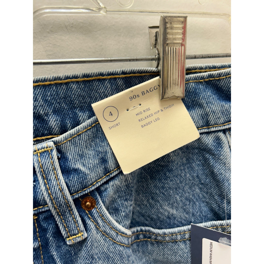 K-200 Universal Thread Women's 4 Short Mid-Rise 90's Baggy Patchwork Jeans Medium Wash