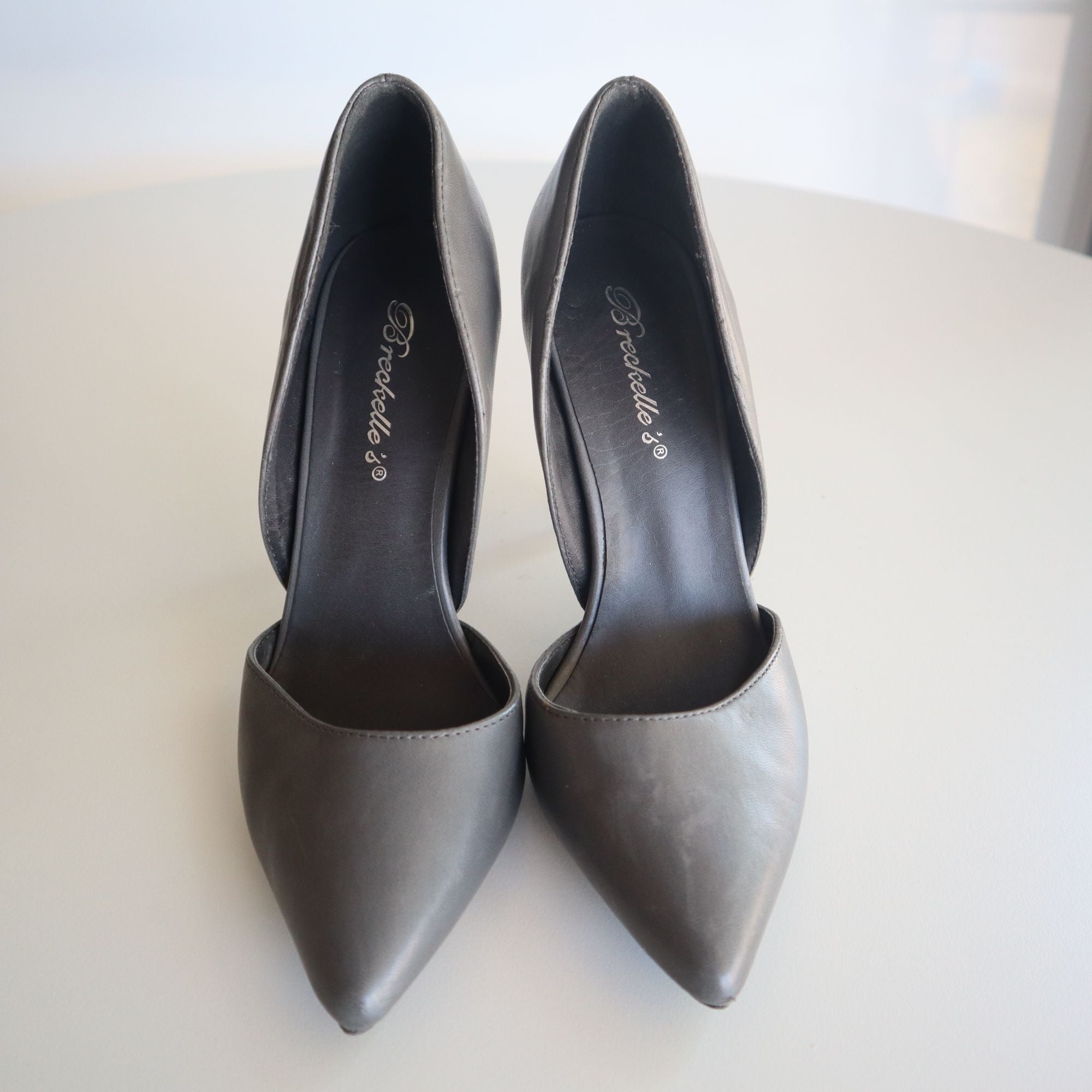 Breckelle's Women's Gray Pointed Toe High Heel Pumps Size 6.5