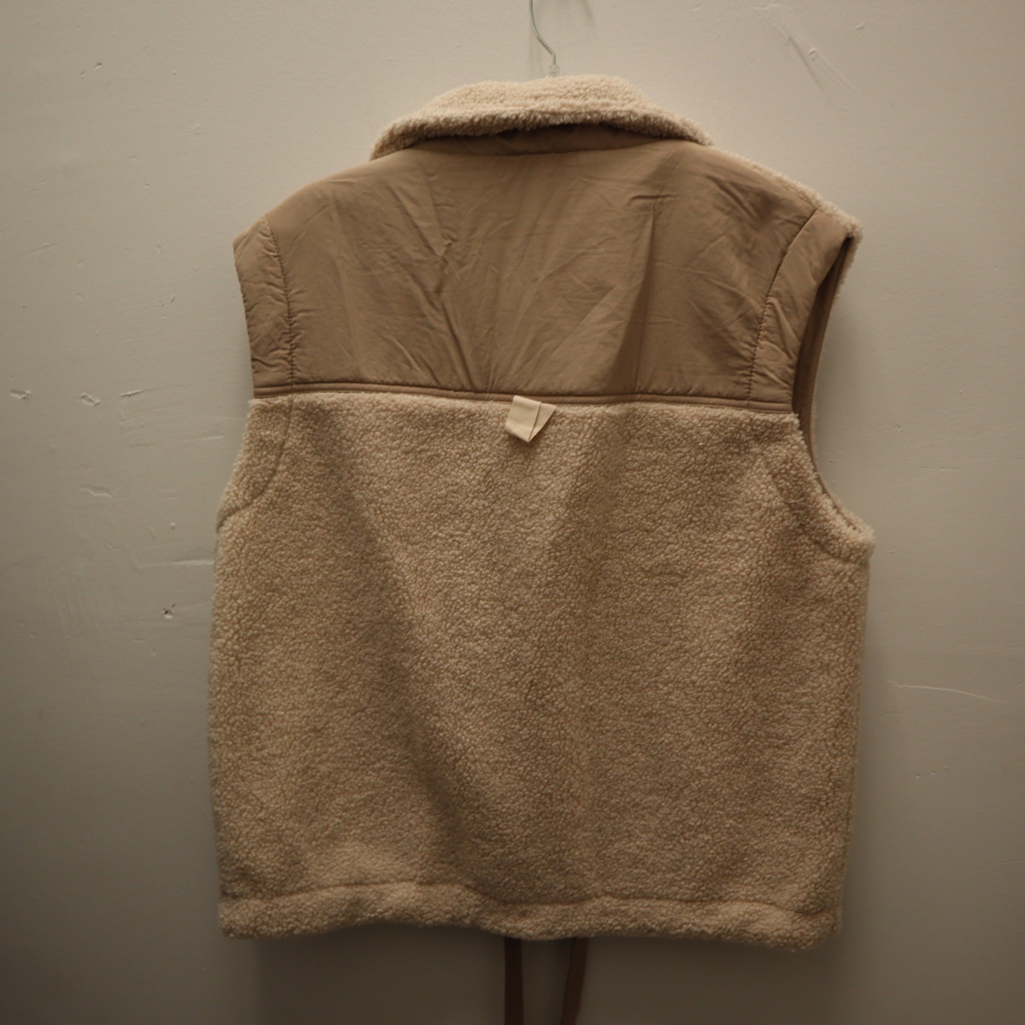 K-260 Joy Lab Women's XS Sleeveless Sherpa-Lined Beige Vest With Drawstring Hem
