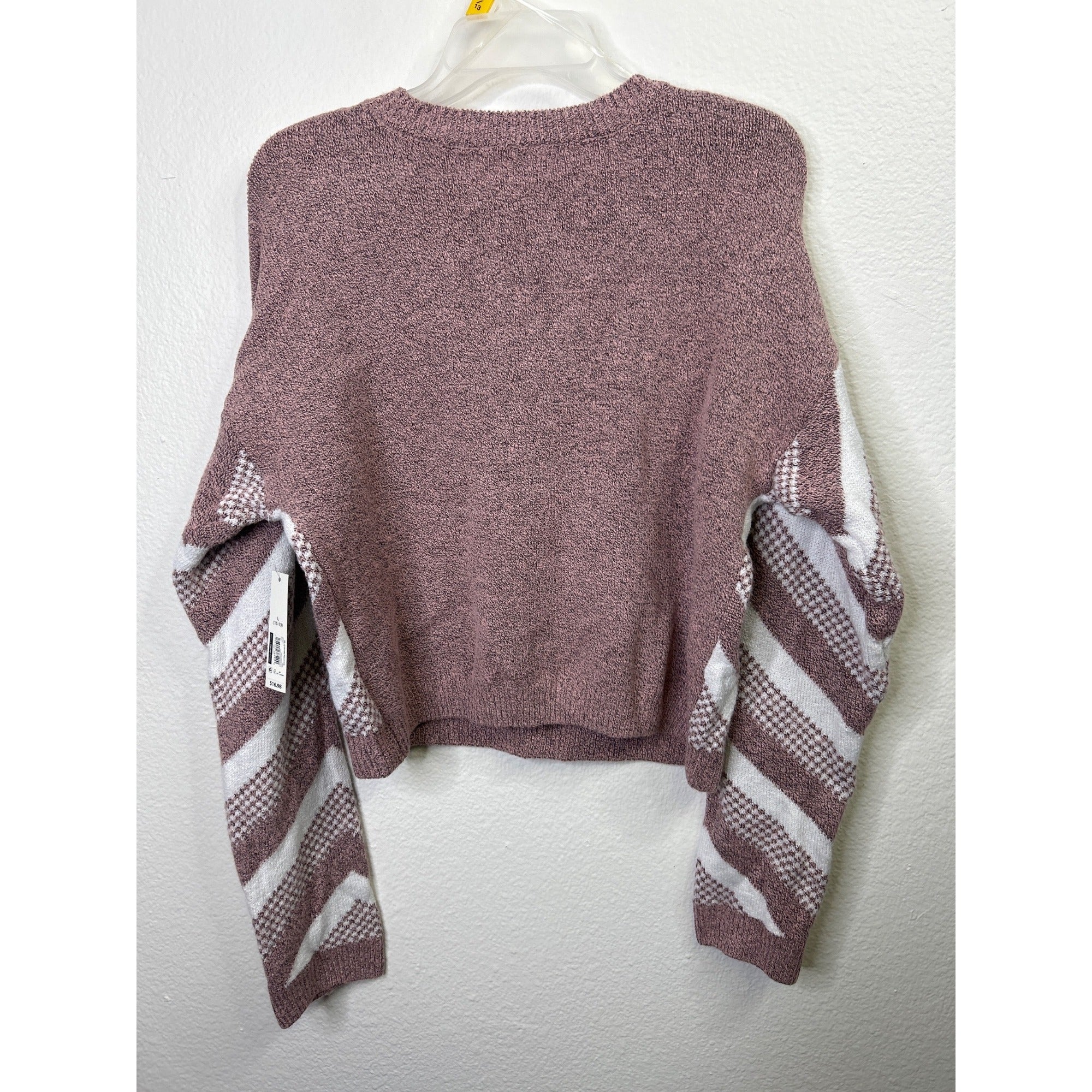#1081 No Boundaries Pin White Heart Pattern Sweater Size L Long Sleeve Crewneck