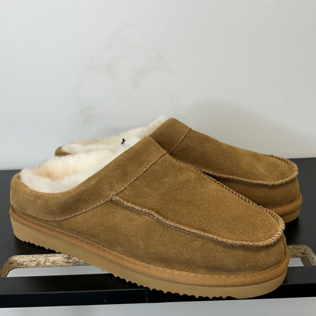 K-8 Dluxe by Dearfoams Men's Size 9 Lith Model Clog Slippers in Tan
