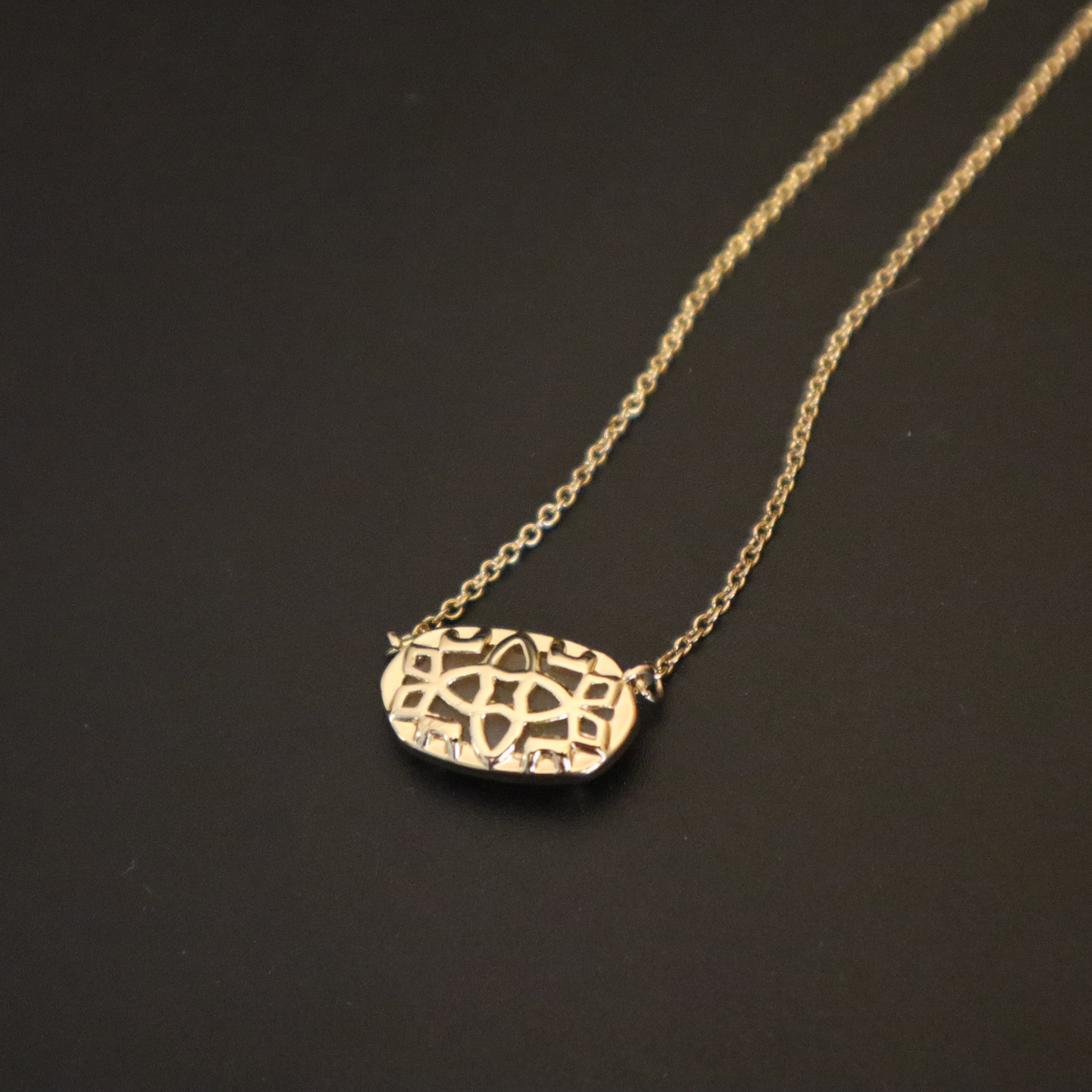 Kendra Scott Elisa Pendant Necklace- Gold  Iridescent Drusy