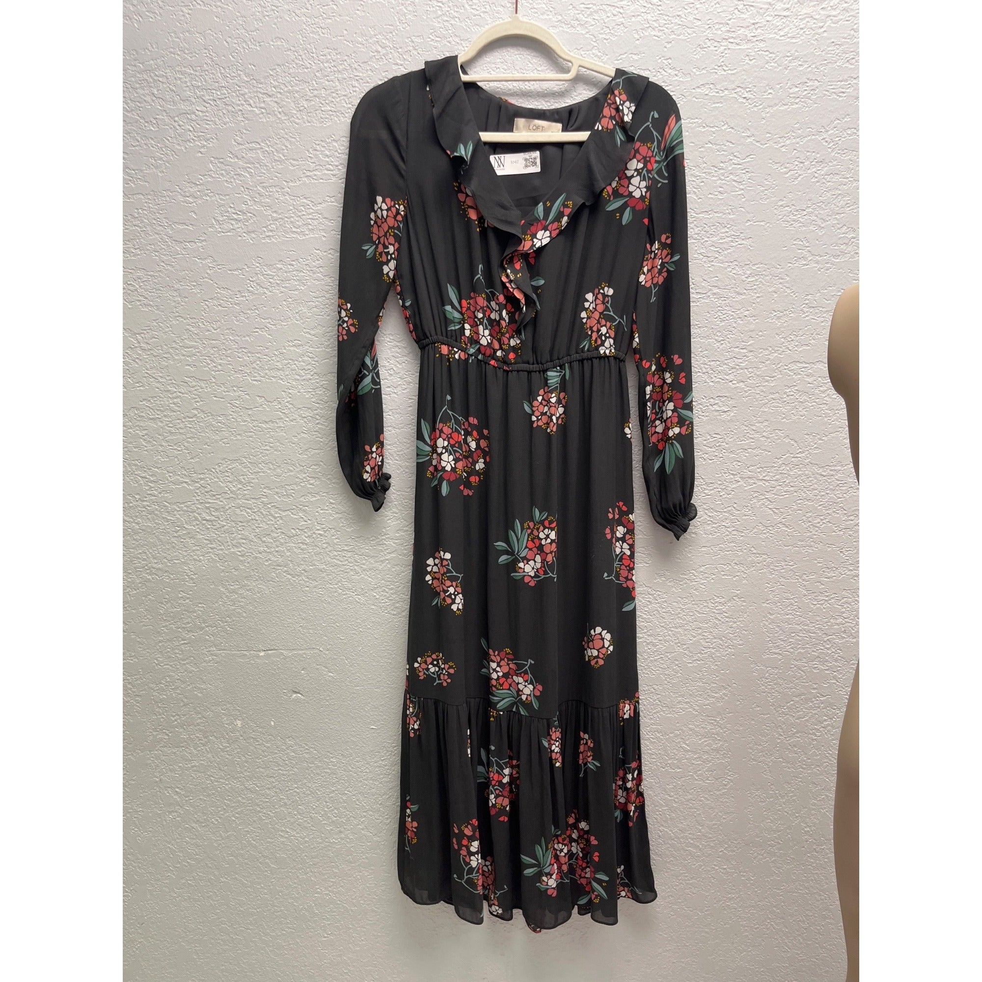 #1047 Floral Black Midi Dress With Ruffle Neckline & Long Sleeves By Loft Size SP