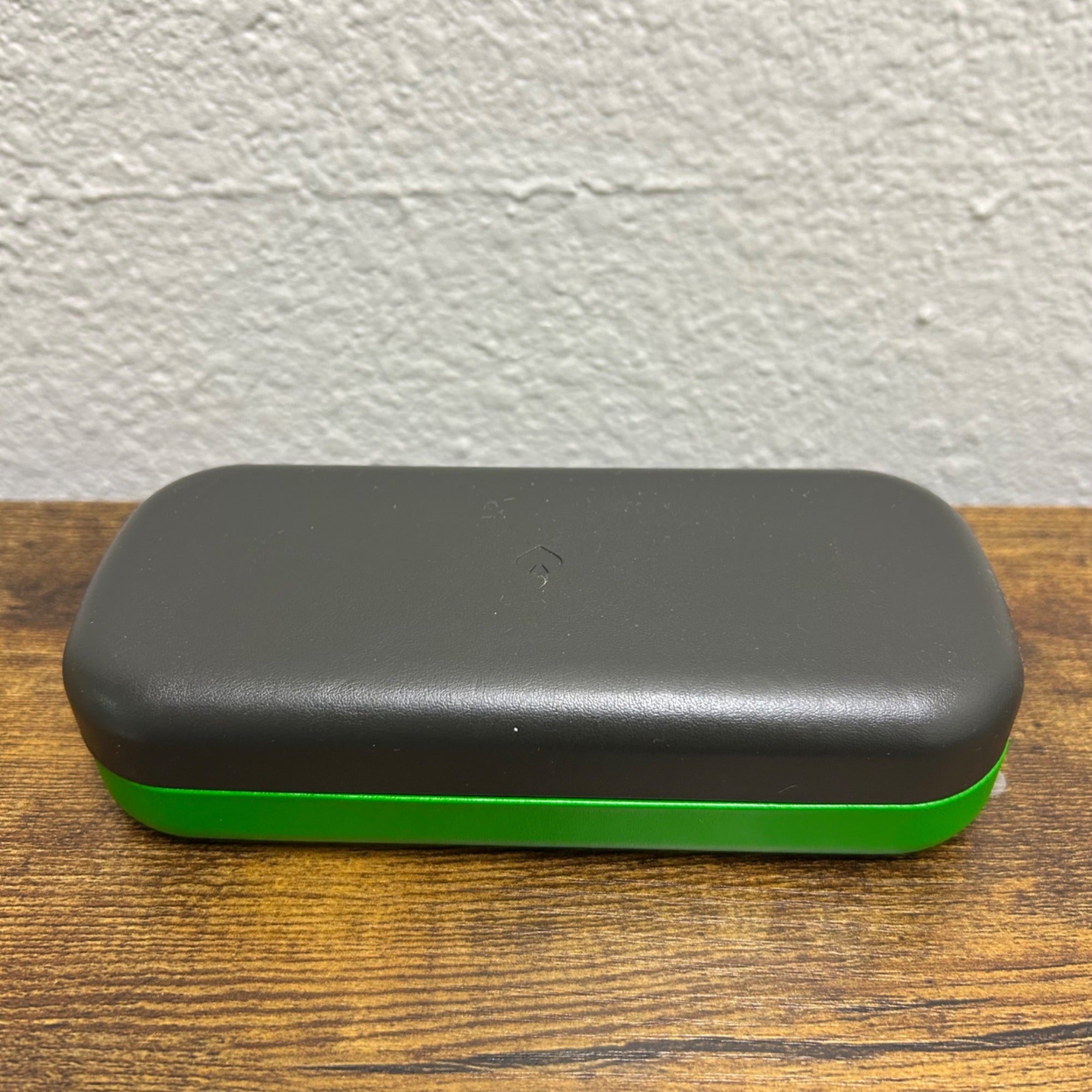 Kate Spade New York Green & Black Hard Shell Eyeglass Case With Polka Dot Cleaning Cloth