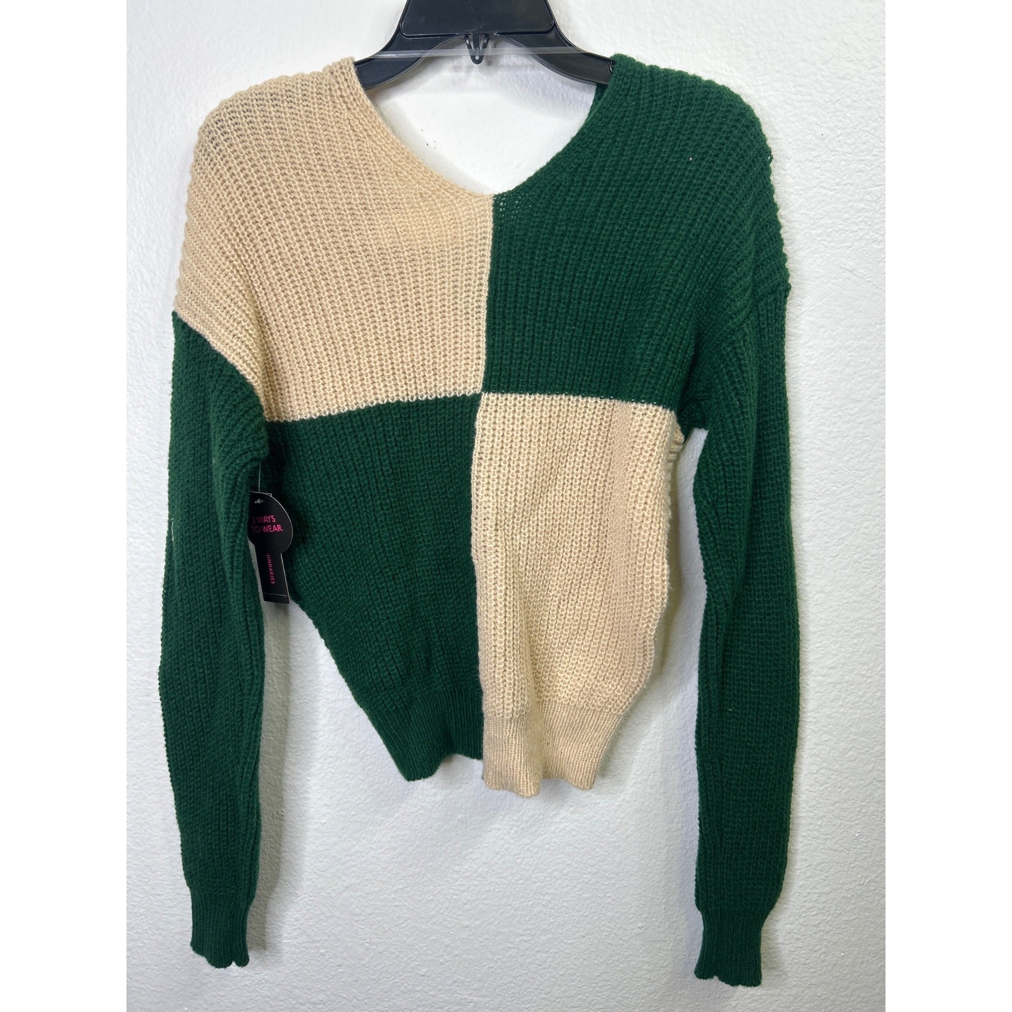 #1079 Colorblock Knit Sweater With Twist Back Green & Beige No Boundaries Size S