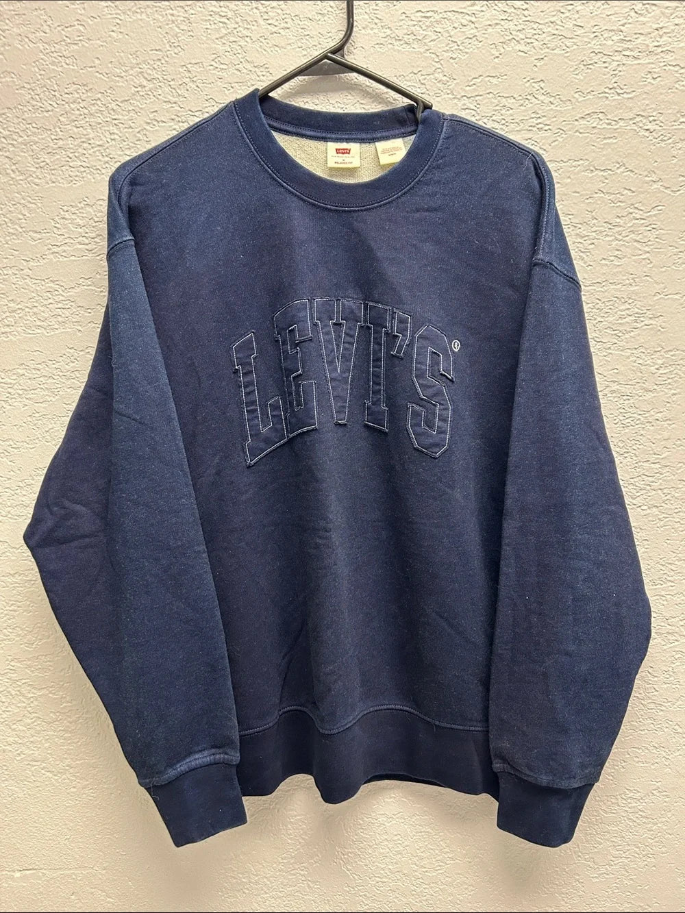 Levi's Men's Dark Blue Crewneck Sweatshirt with Embroidered Logo