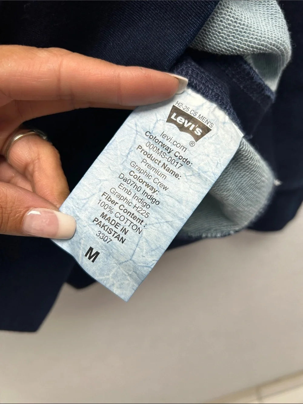 Levi's Men's Dark Blue Crewneck Sweatshirt with Embroidered Logo