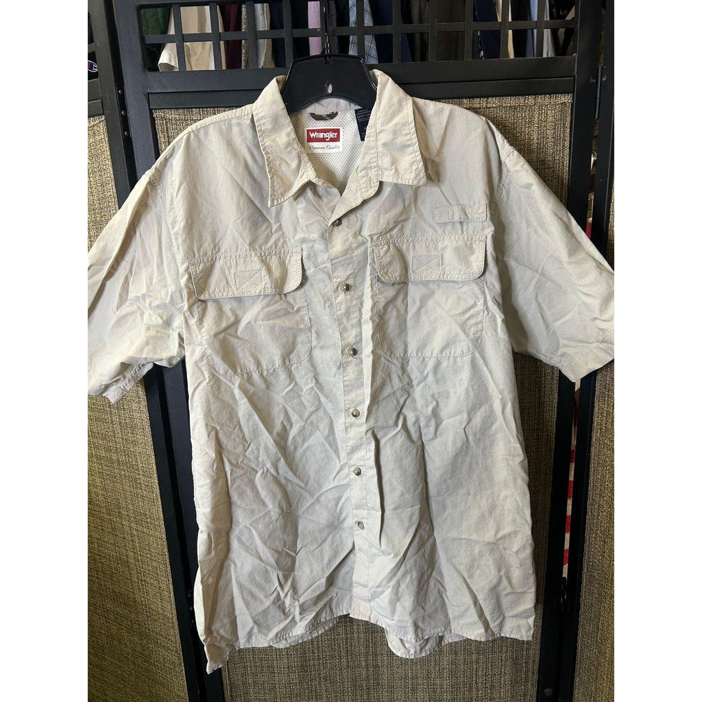 #1035 Wrangler Men's XL Beige Short Sleeve Button-Up Shirt  Lightweight