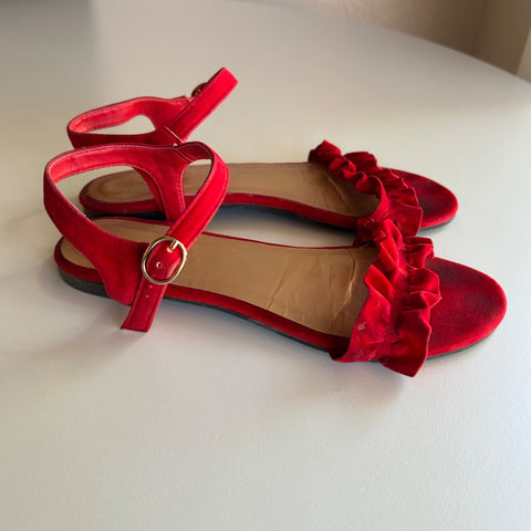 Bamboo Red Faux-Suede Flat Open Toe Sandal with Ruffles Women's Size 6.5