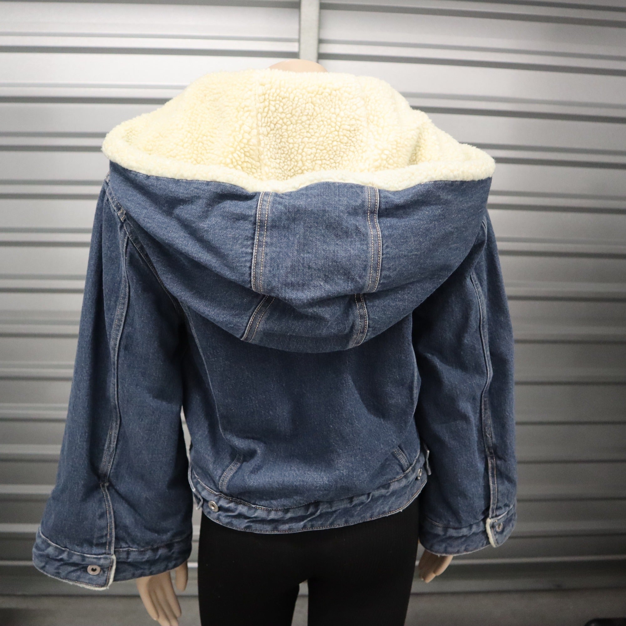 Levi's Women's Sherpa Lined Denim Jacket With Hoodie Blue Large, NWT