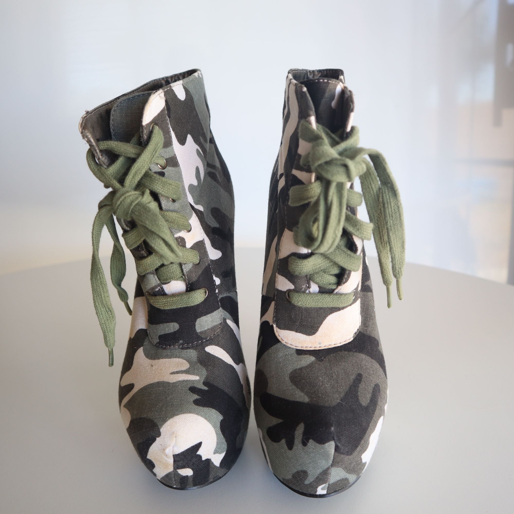 Mochi Camouflage High Heel Platform Ankle Boots W/ Beaded Stiletto Heels Size 7