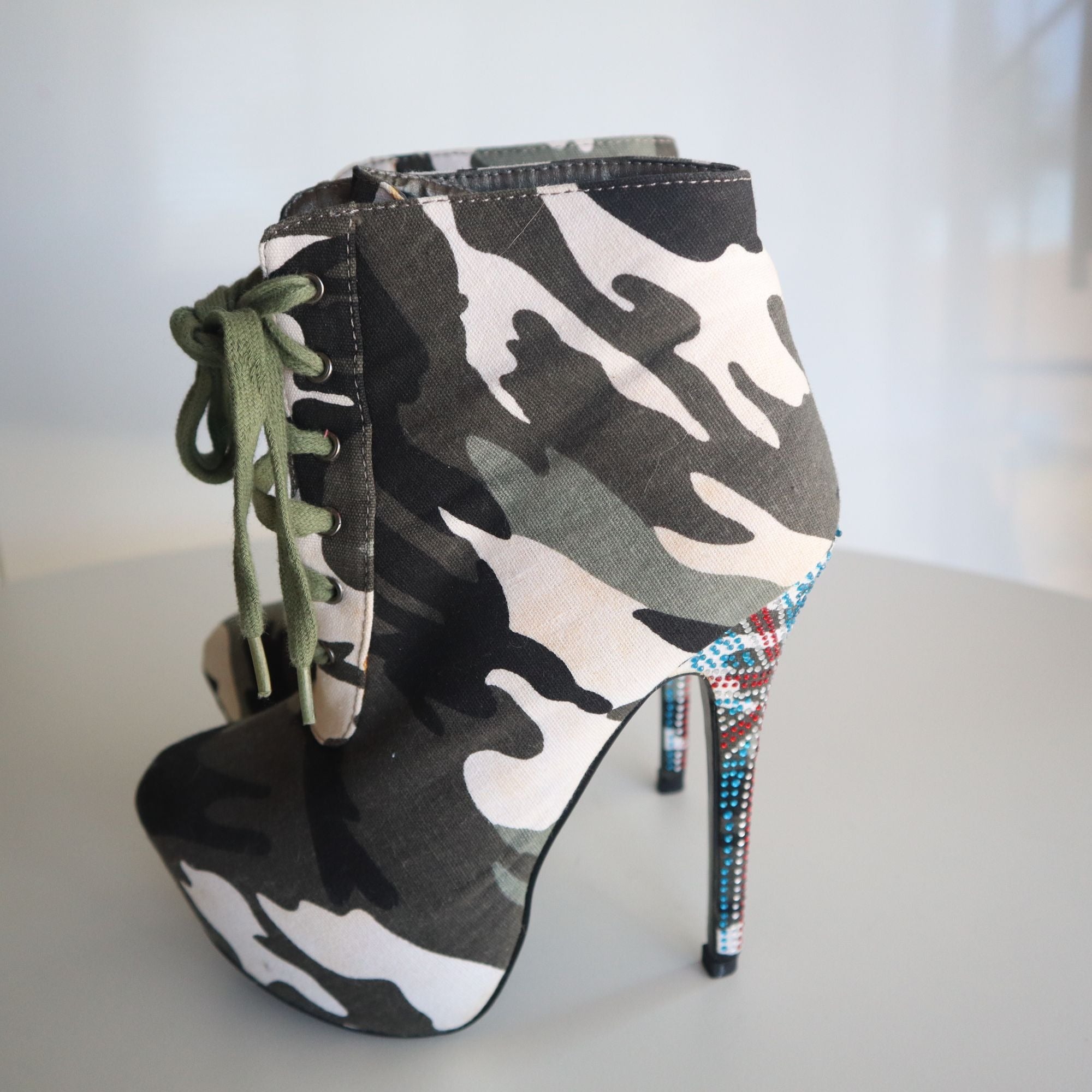Mochi Camouflage High Heel Platform Ankle Boots W/ Beaded Stiletto Heels Size 7
