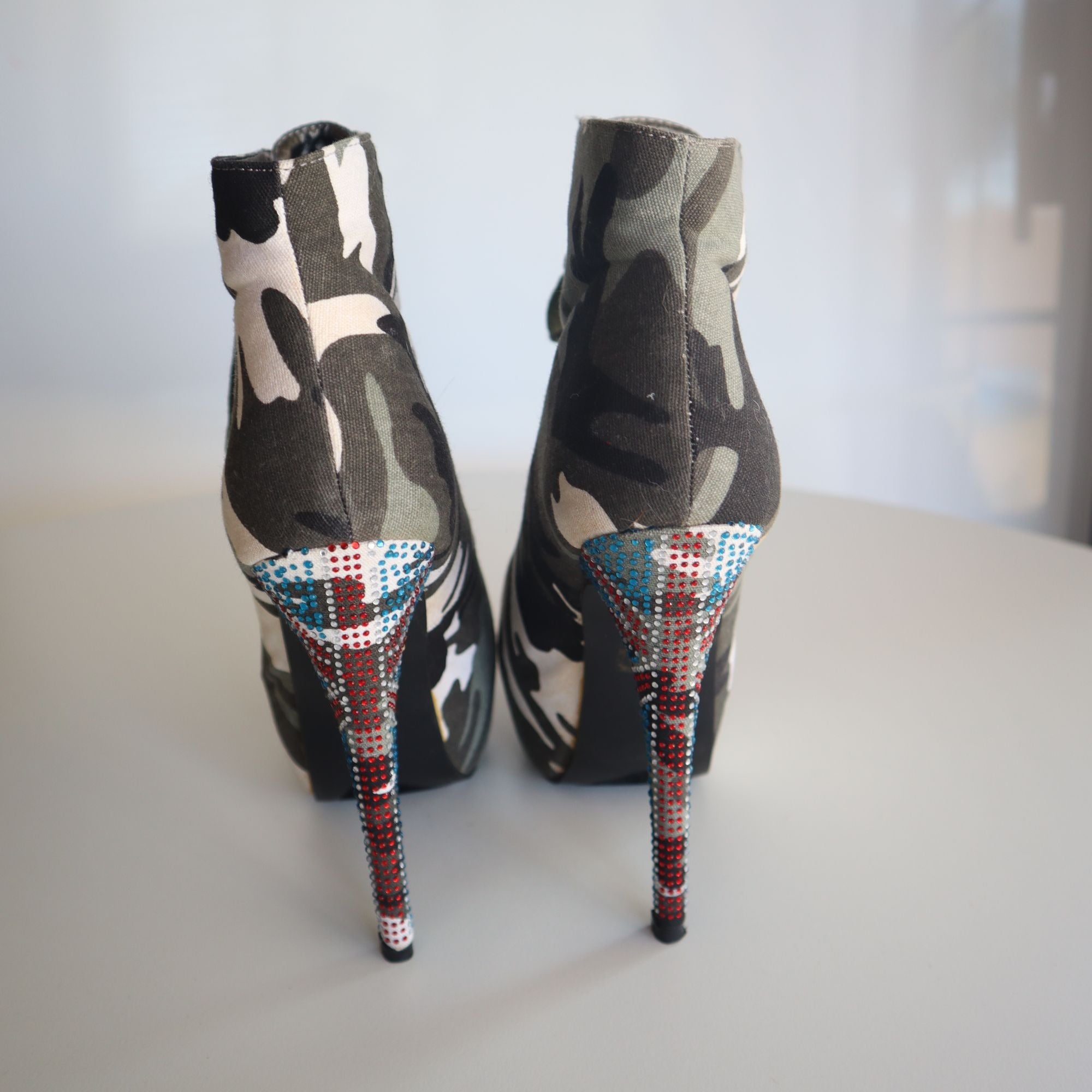 Mochi Camouflage High Heel Platform Ankle Boots W/ Beaded Stiletto Heels Size 7
