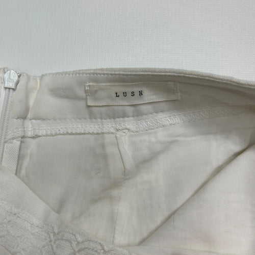 #962 Lush XS White Lace-Striped High-Waisted Cotton Blend Shorts