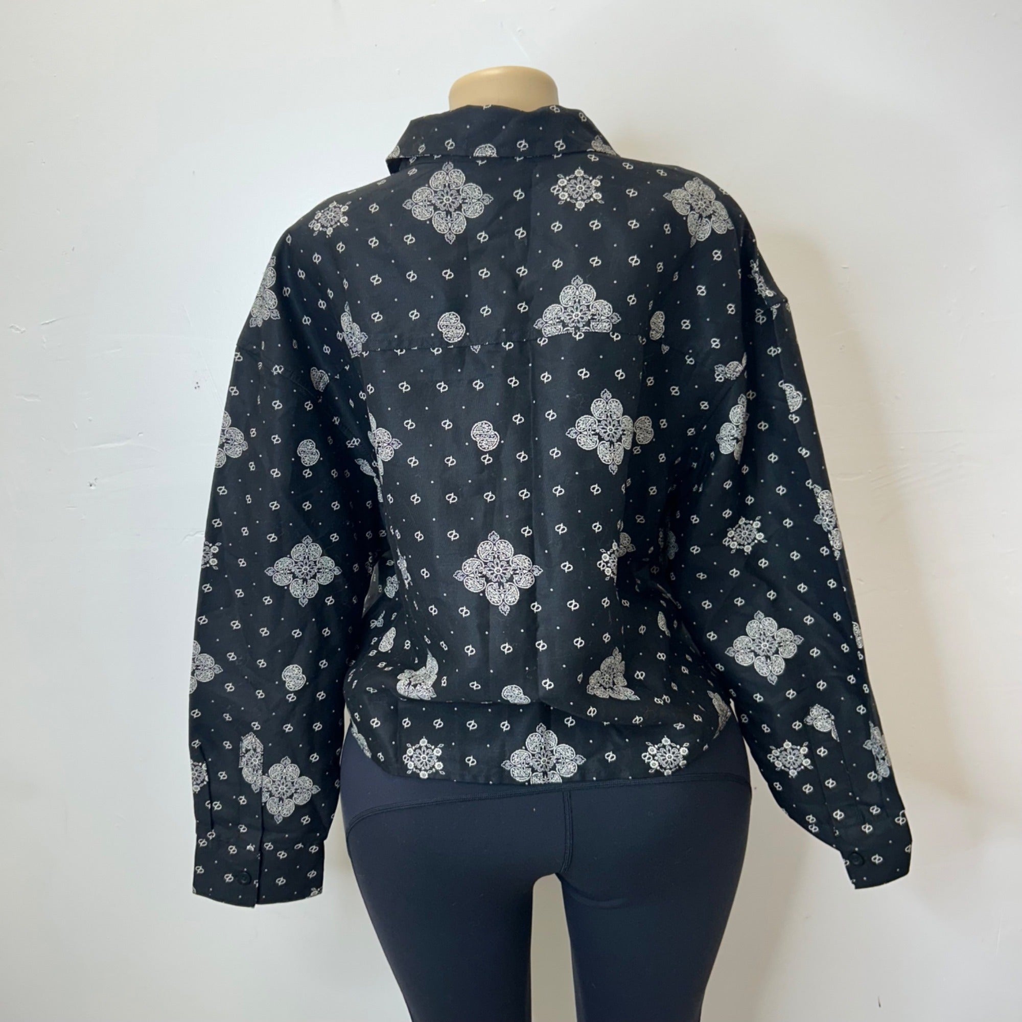 K-72 Woolrich Women's Bandana Print Button-Down Collared Utility Shirt Black Size XL