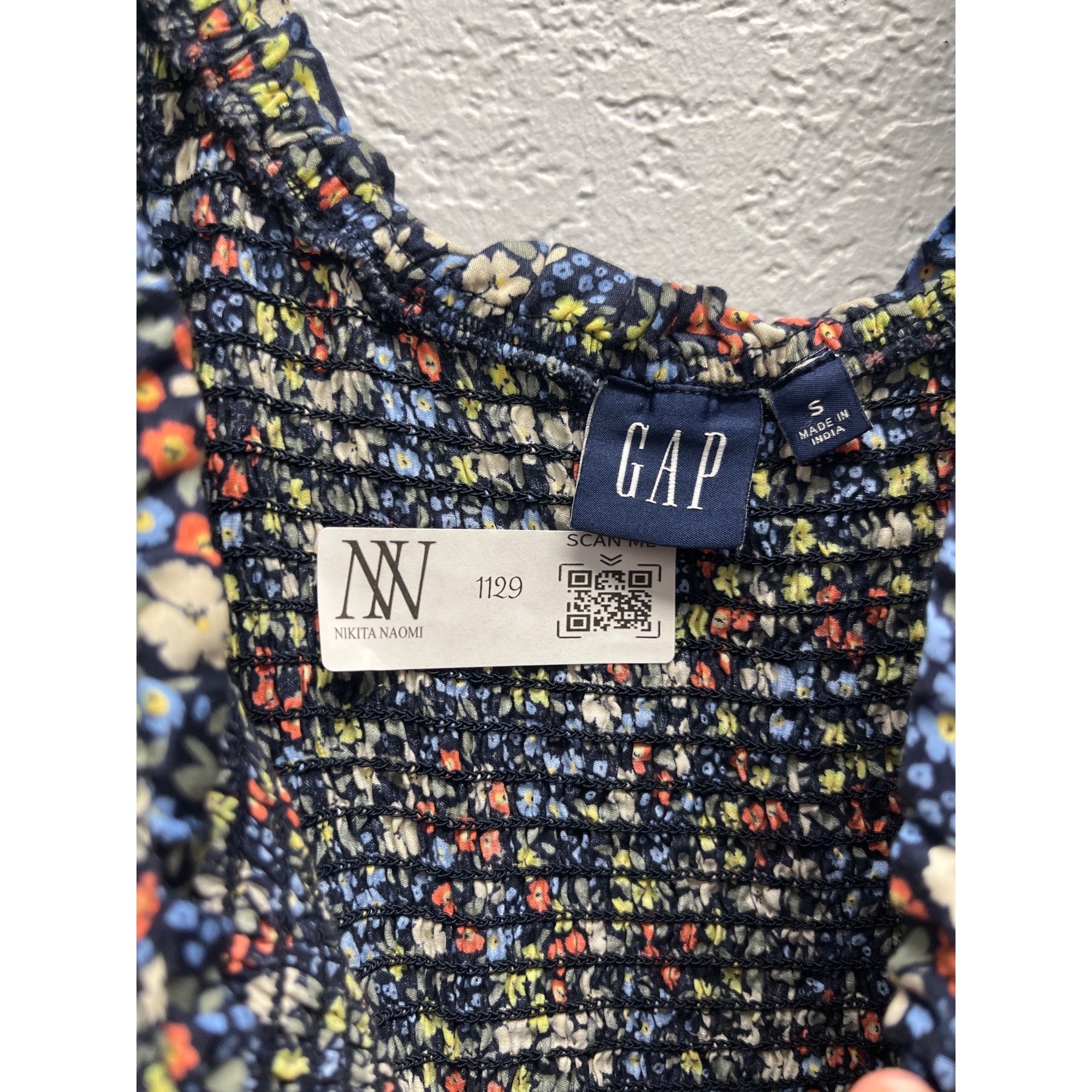 #1129 Gap Size S Multicolor Floral Smocked Midi Dress with Puff Sleeves