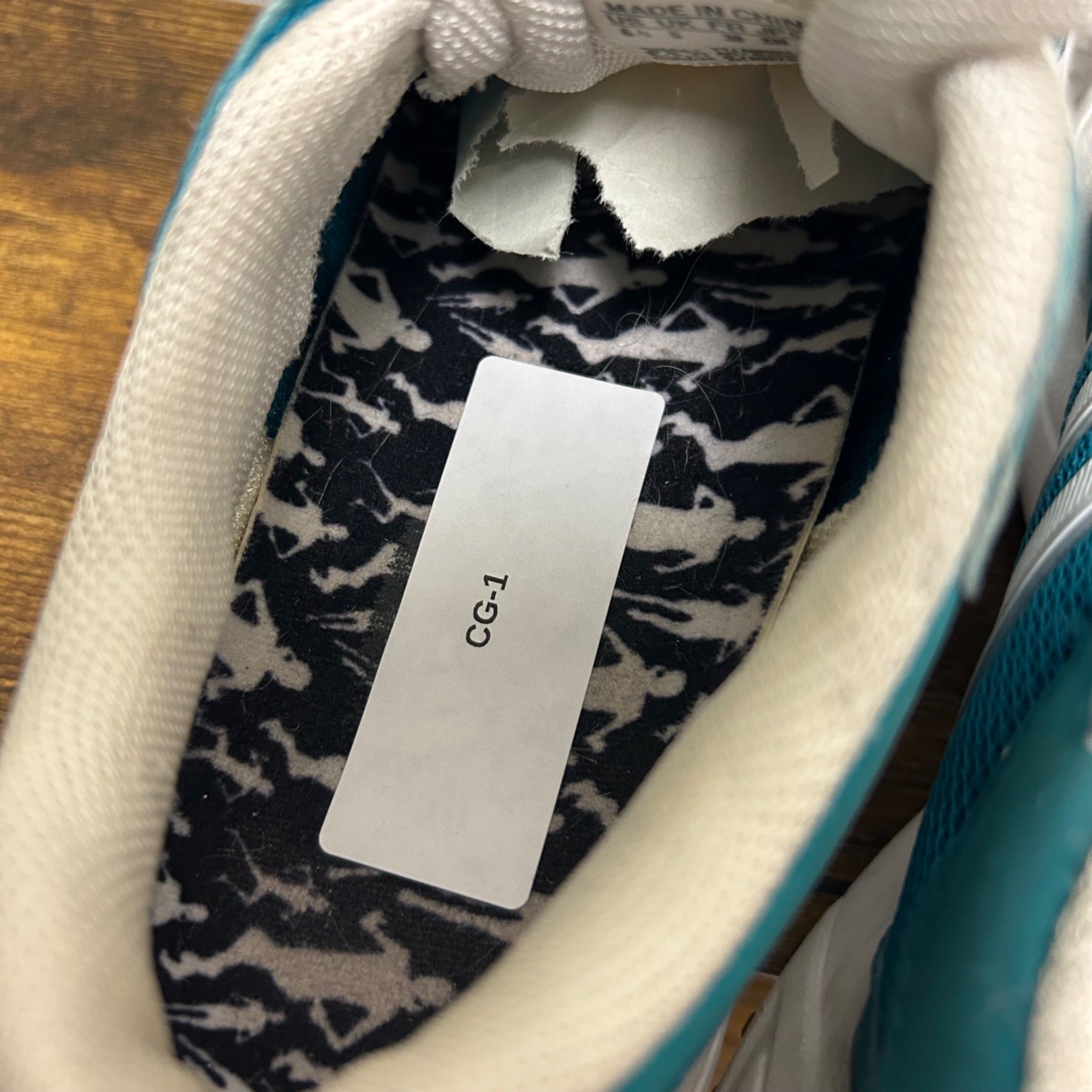 CG-1 Adidas Teal & White Women’s Running Shoes Size 6.5 Mesh & Activewear Sneakers