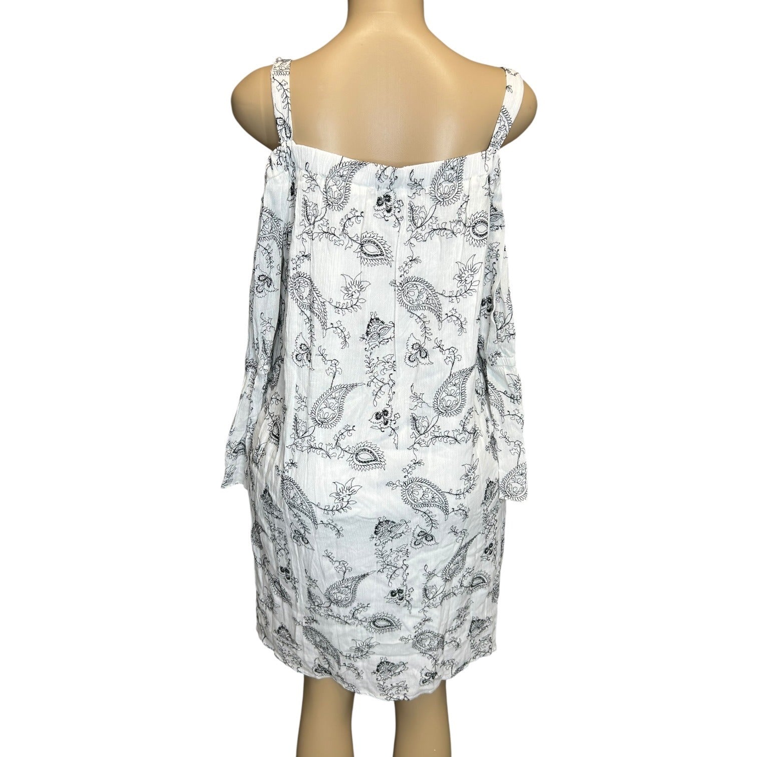 K-138 Emma & Michele Large White & Black Paisley Print Cold Shoulder Dress