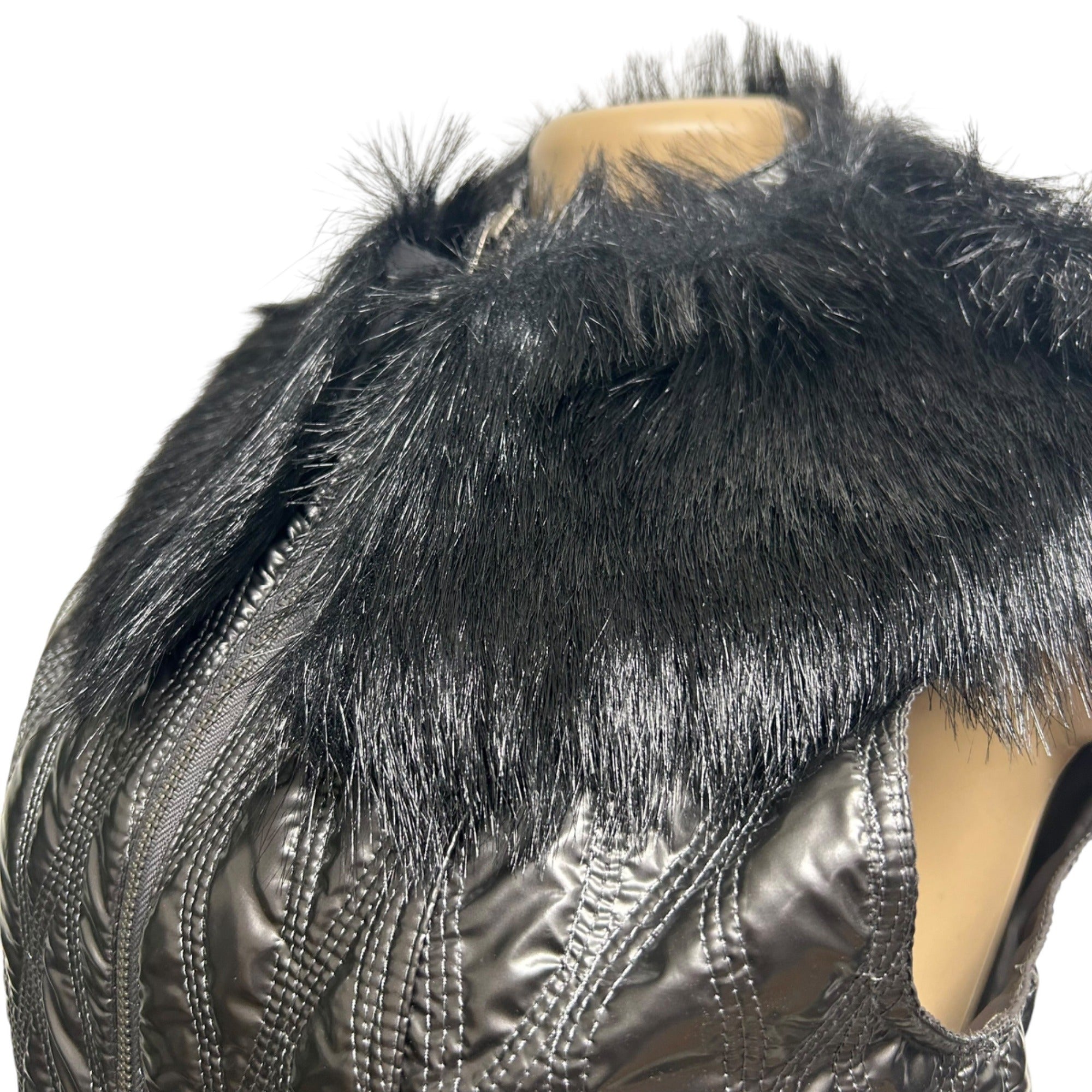 TG-19 G.G. Pink Size Small Black Quilted Puffer Vest With Black Faux Fur Collar