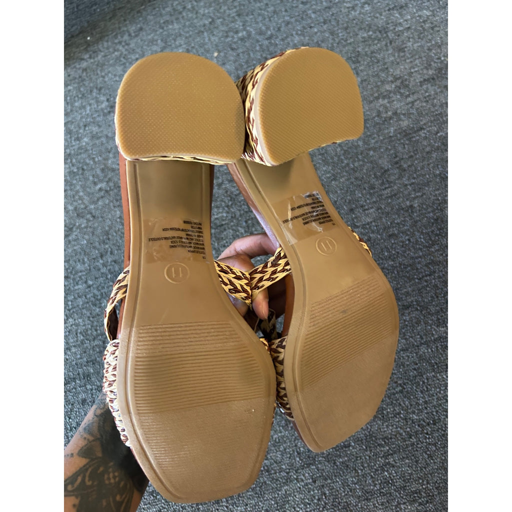 K-300 Universal Thread Women's Size 11 Woven Block Heel Sandals With Knot