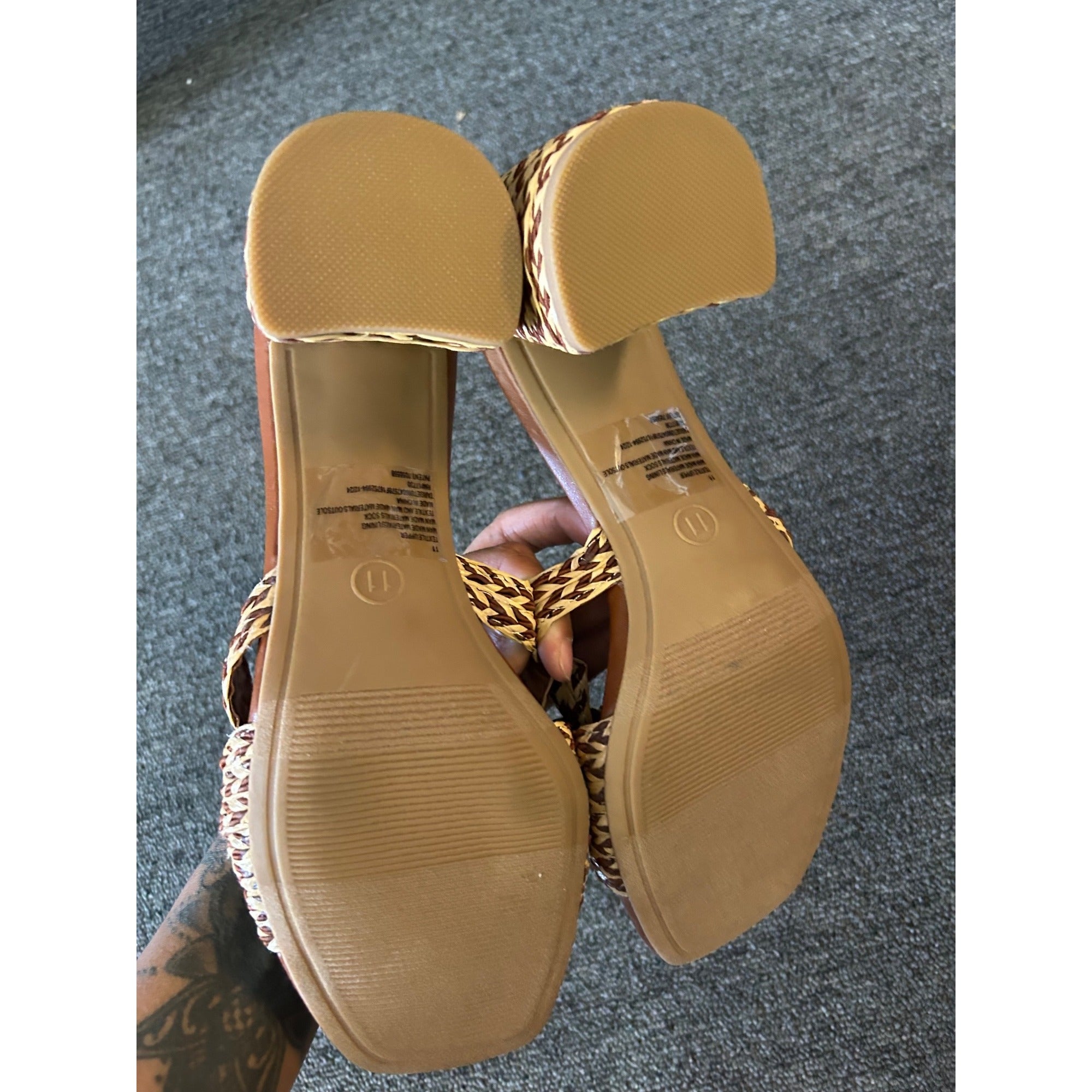 K-300 Universal Thread Women's Size 11 Woven Block Heel Sandals With Knot
