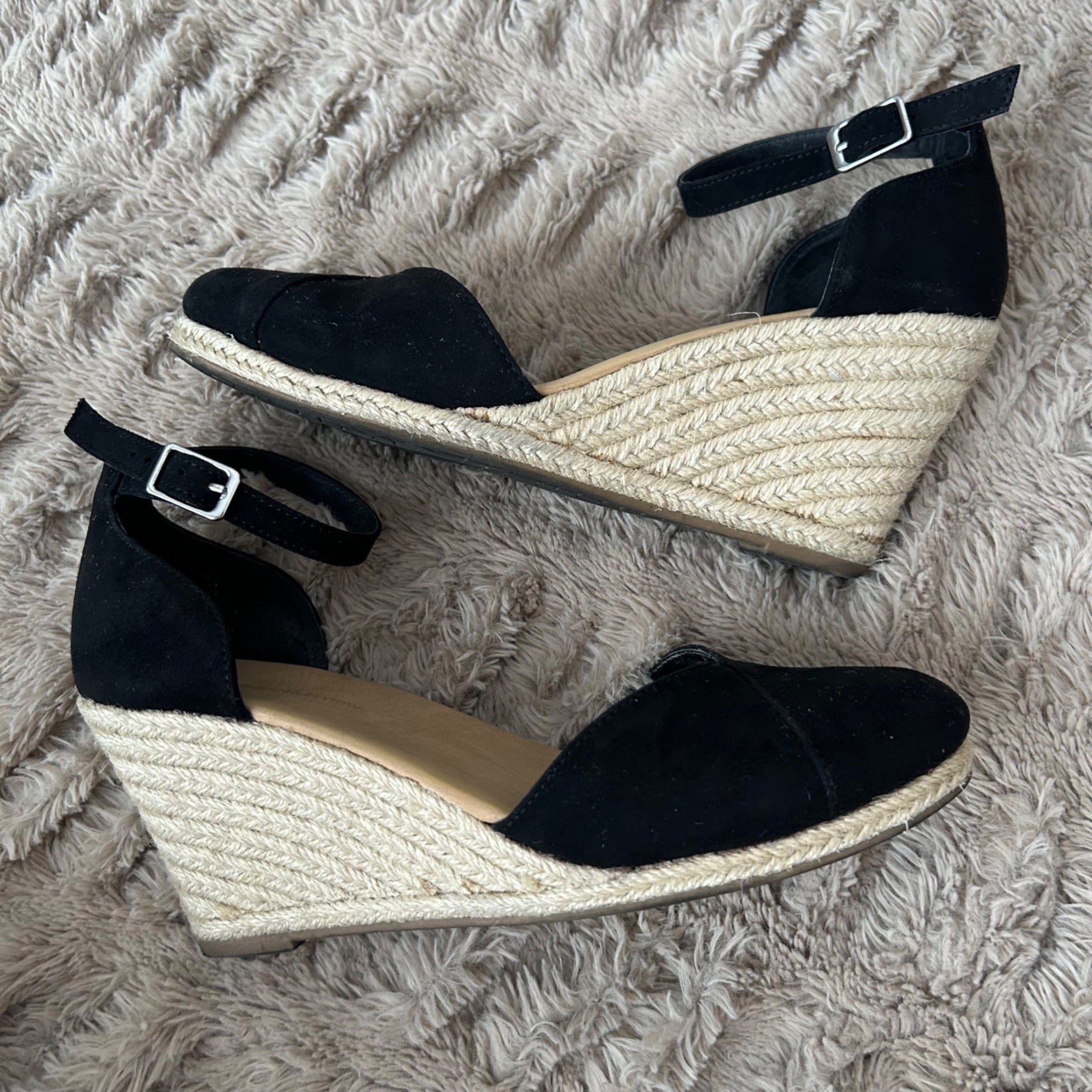 DG-180 Metropolitan View Women's Size 9 Black Espadrille Wedge Sandals