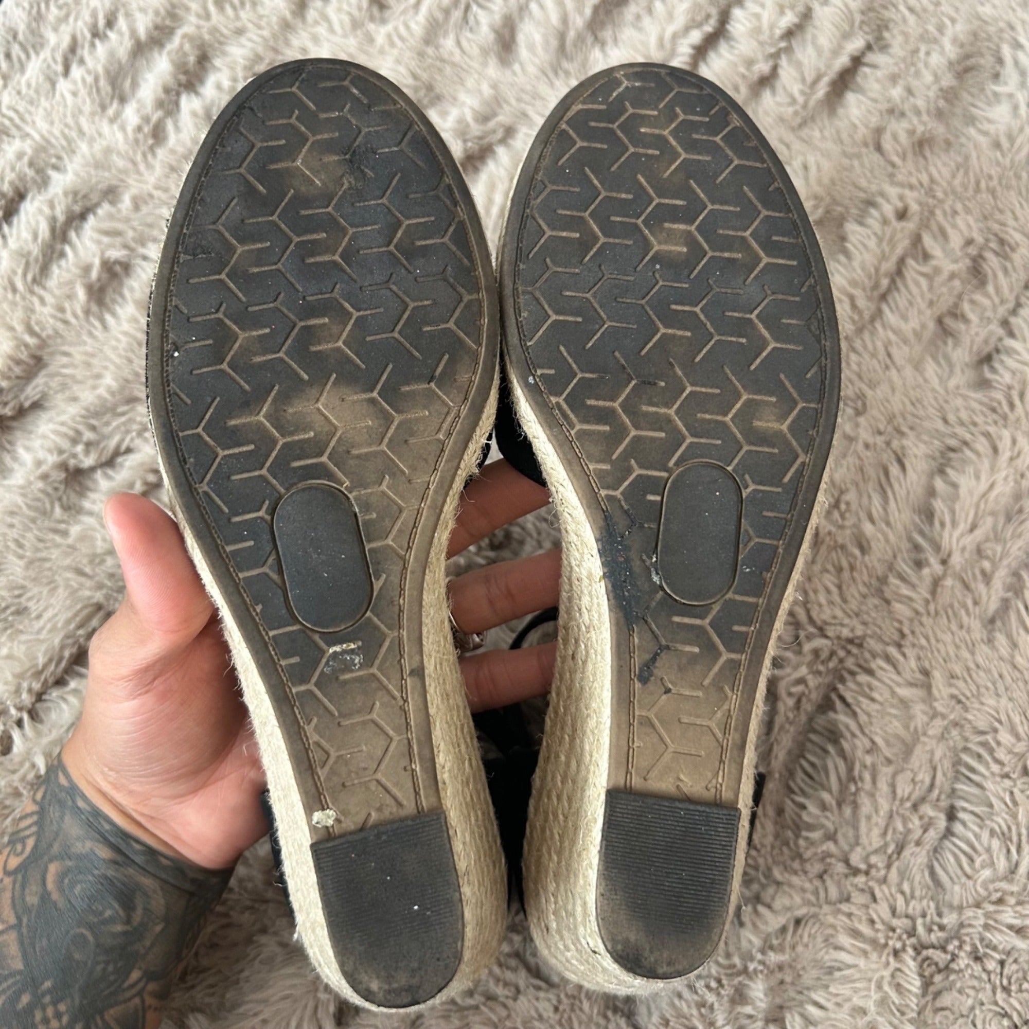 DG-180 Metropolitan View Women's Size 9 Black Espadrille Wedge Sandals