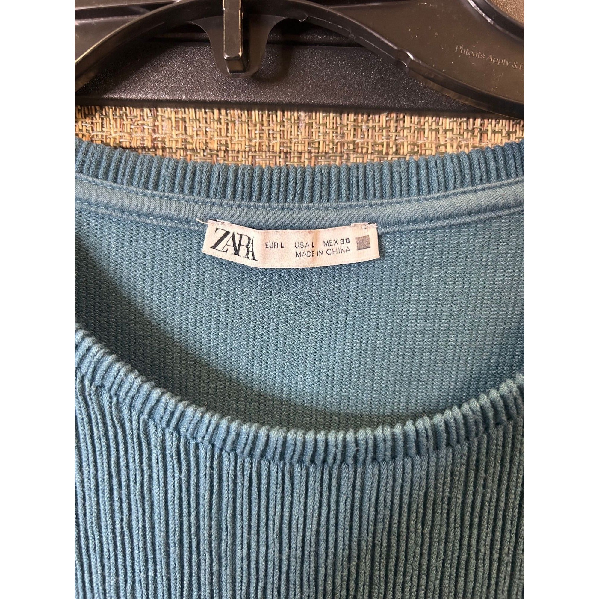 #1009 Zara Women's Size Large Teal Ribbed Long-Sleeve Top With Puff Shoulders