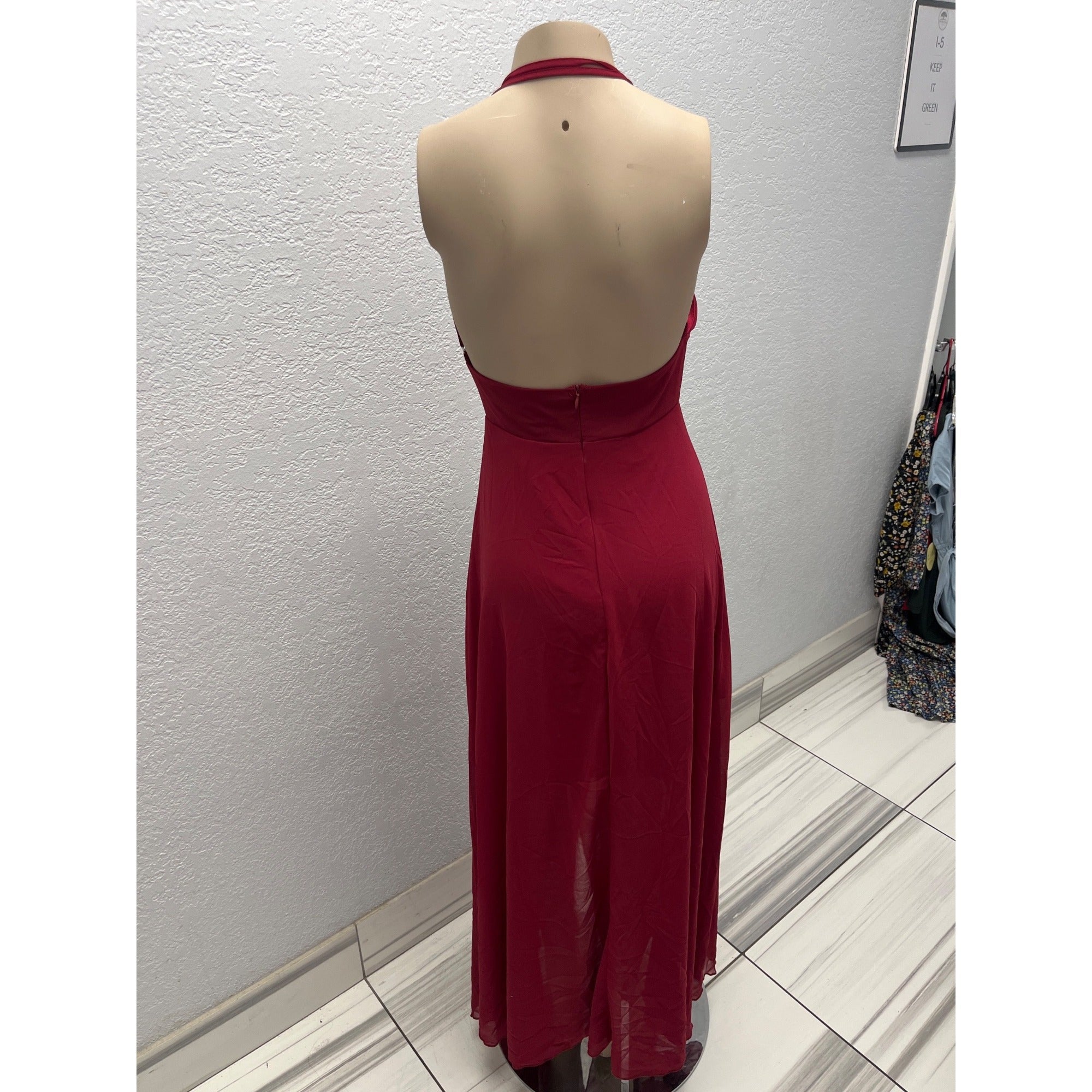 #1045 TBD Unbranded Size XS Burgundy Halter Maxi Dress