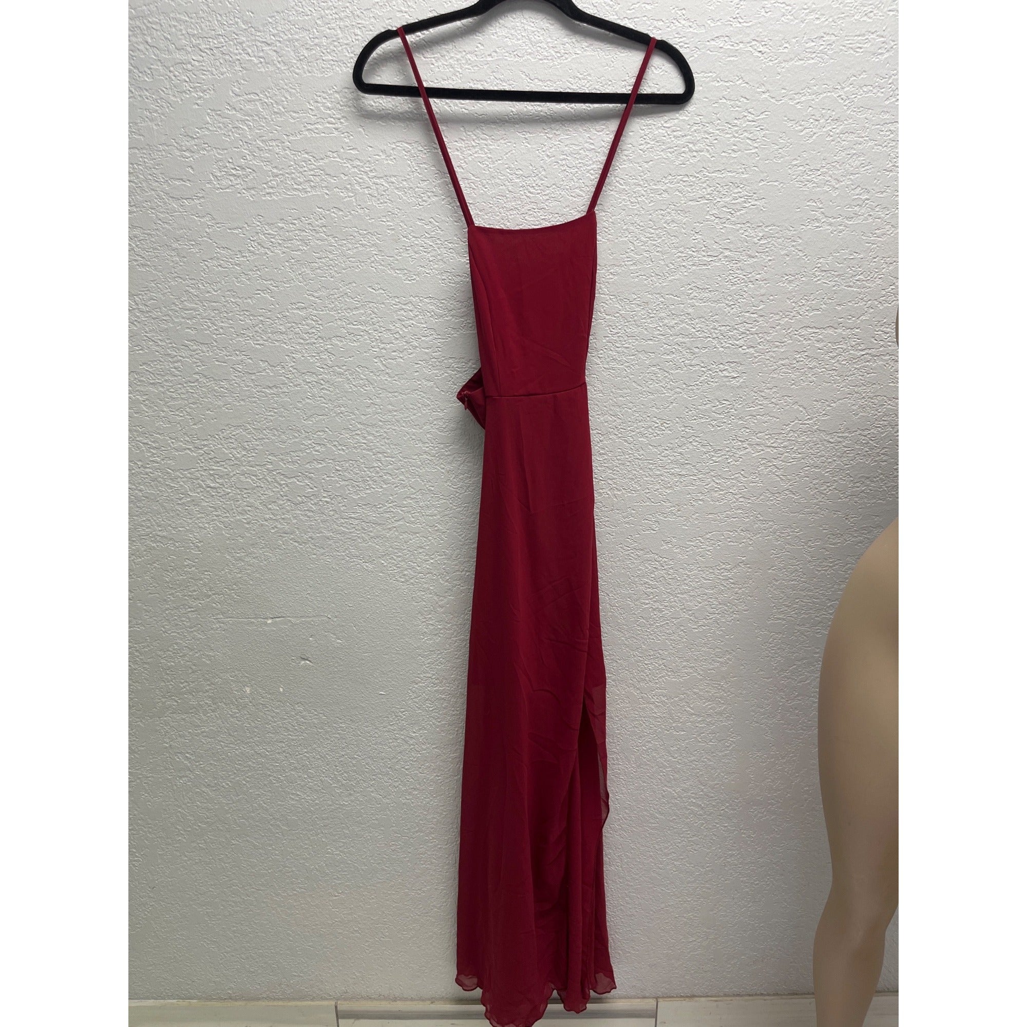 #1045 TBD Unbranded Size XS Burgundy Halter Maxi Dress